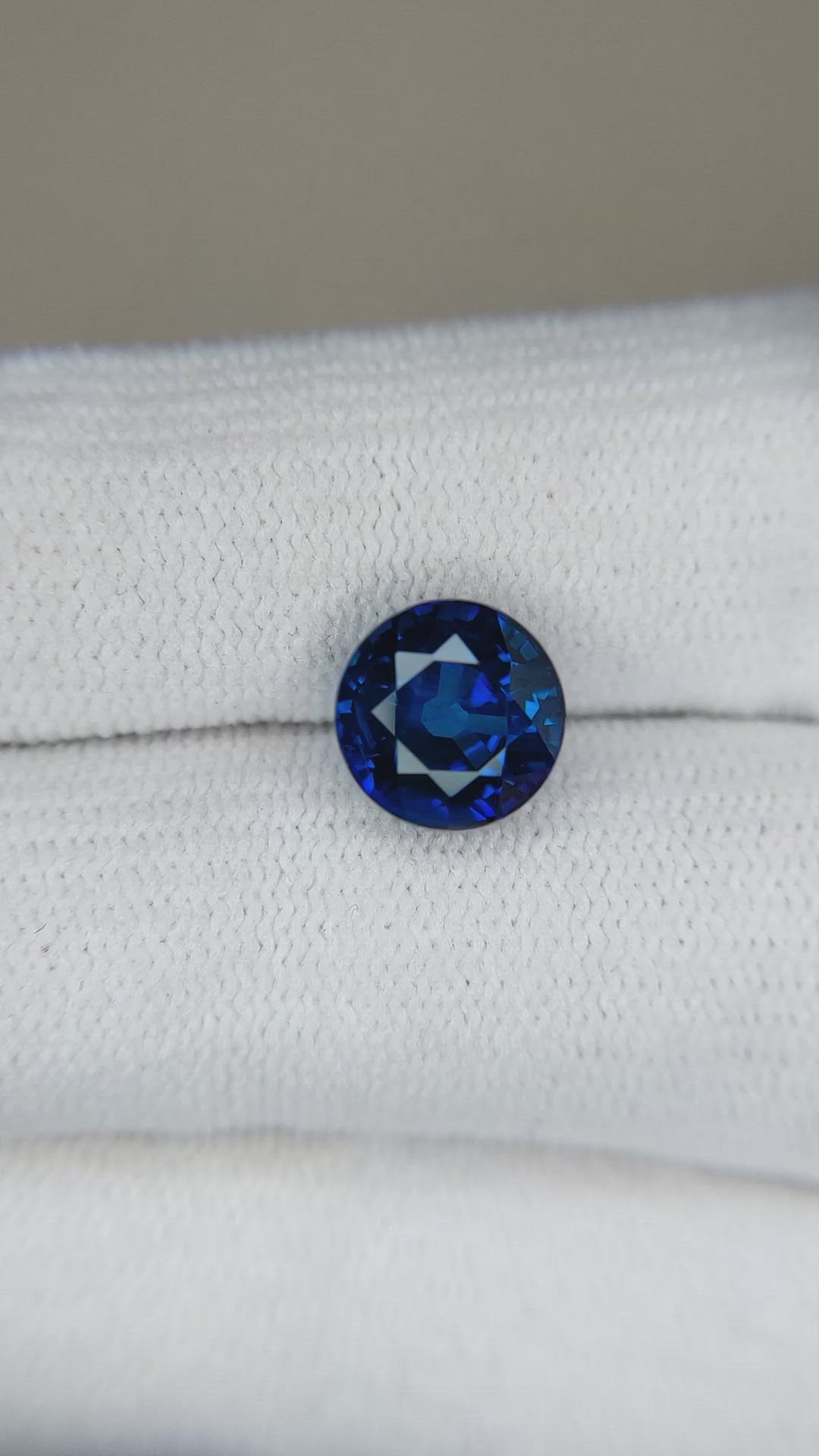 3.48 Ct. Blue Sapphire from Ceylon (Sri Lanka) Size Video