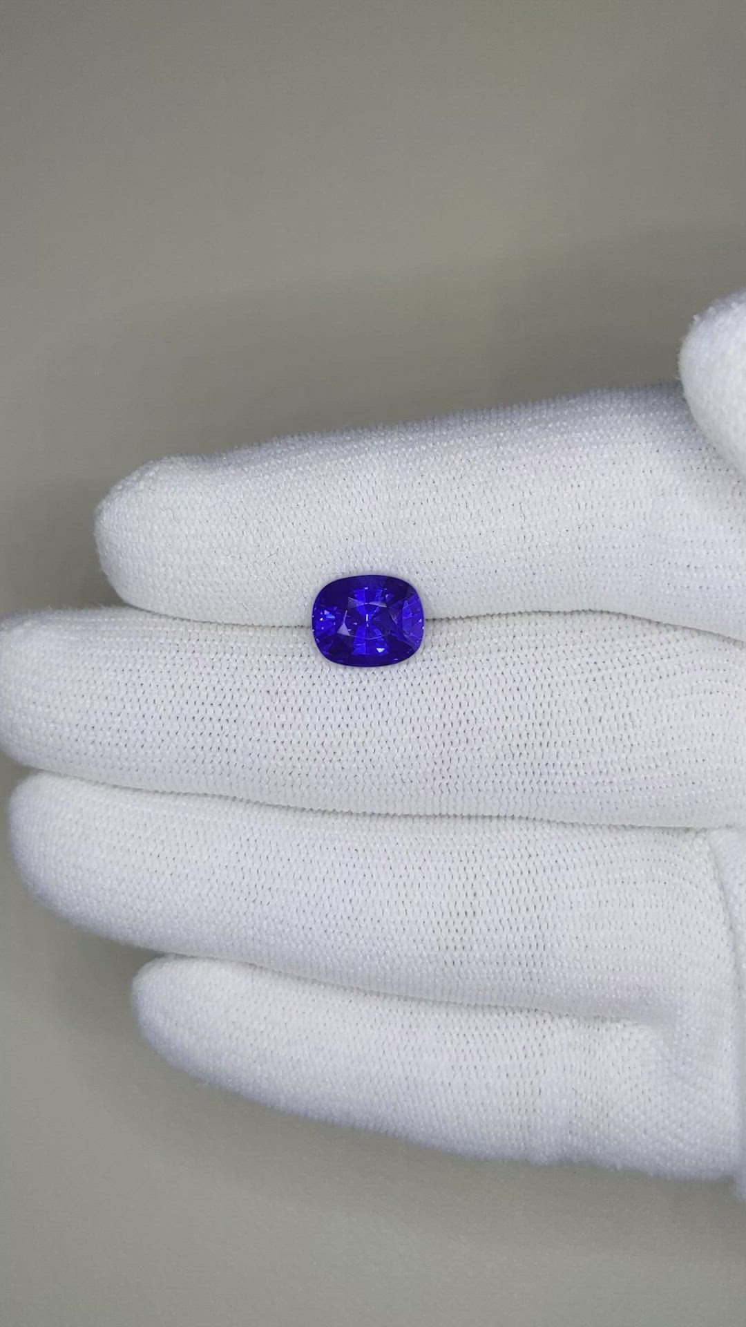3.52 Ct. Blue Sapphire from Ceylon (Sri Lanka) Size Video