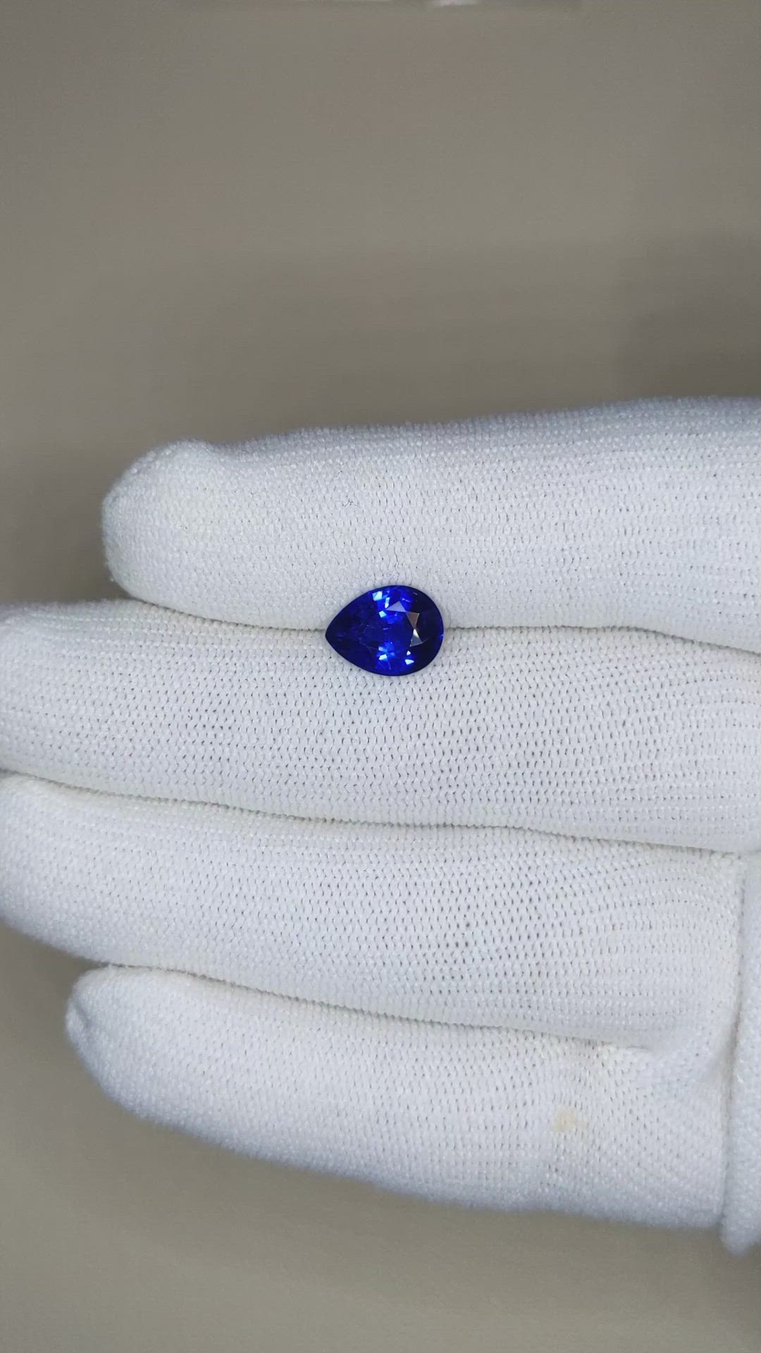 2.20 Ct. Blue Sapphire from Ceylon (Sri Lanka) Size Video