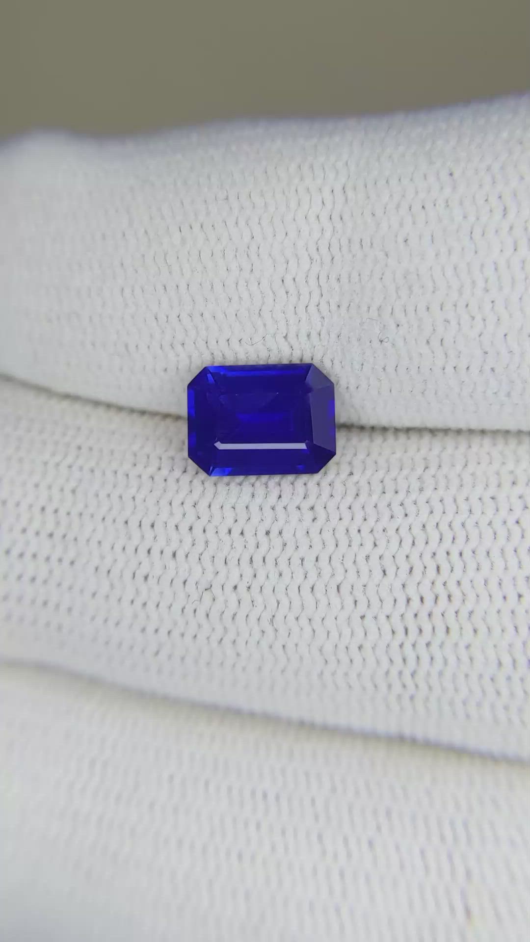 1.75 Ct. Blue Sapphire from Ceylon (Sri Lanka) Size Video