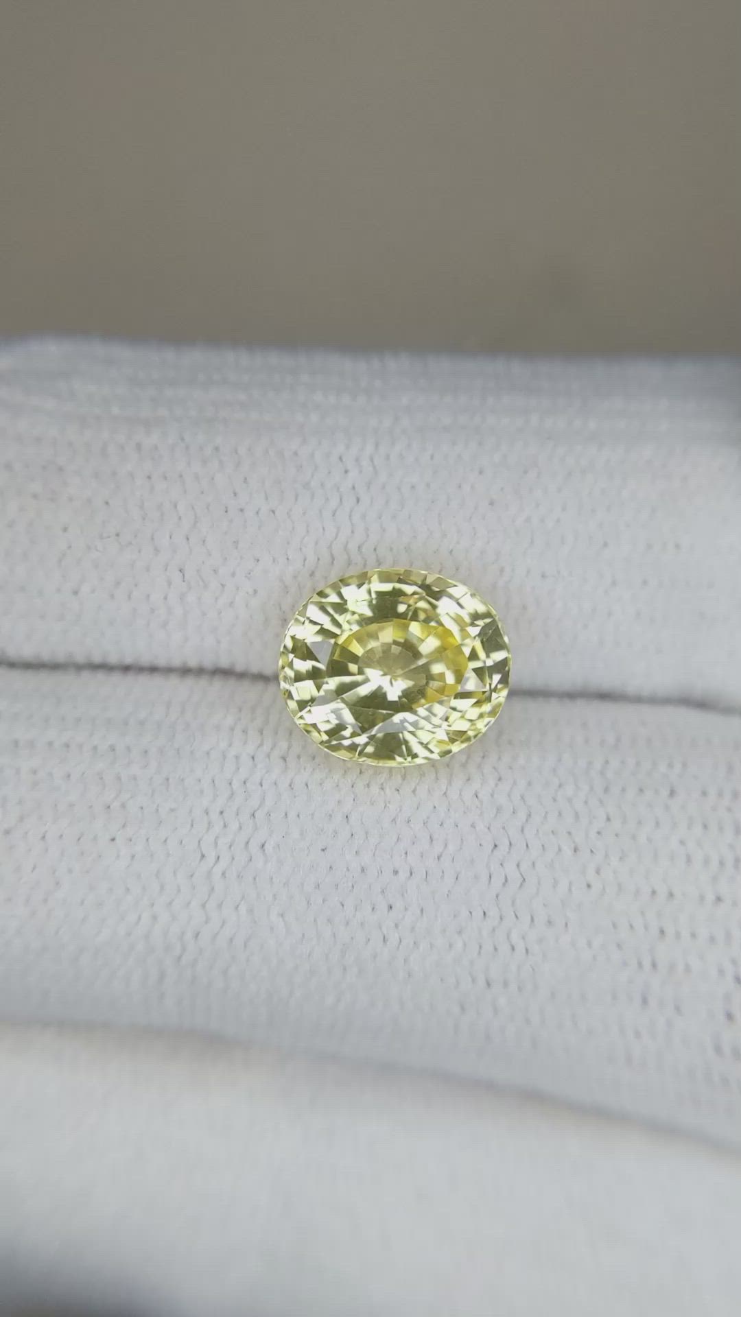 3.38 Ct. Yellow Sapphire from Ceylon (Sri Lanka) Size Video