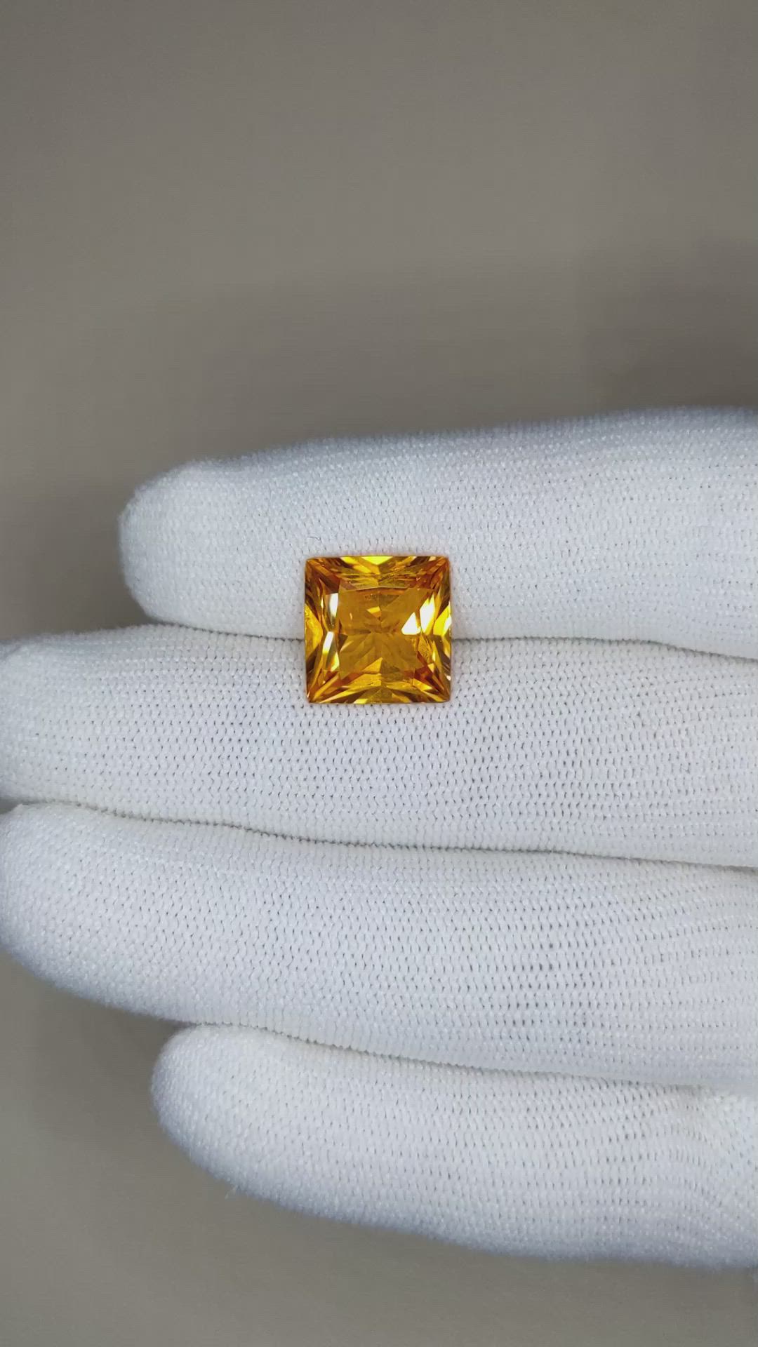 7.45 Ct. Yellowish Orange Sapphire from Ceylon (Sri Lanka) Size Video