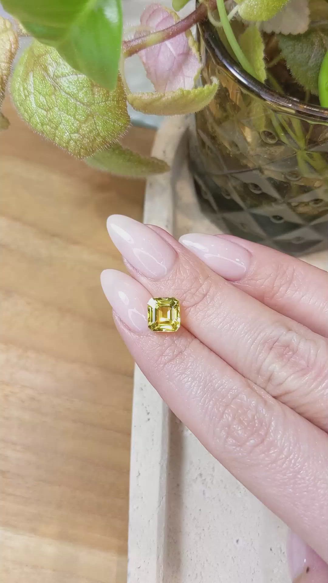 2.86 Ct. Yellow Sapphire from Ceylon (Sri Lanka) Size Video
