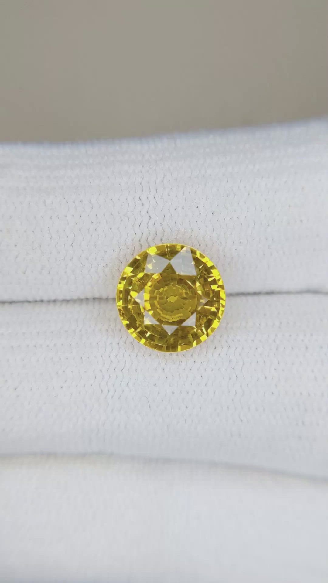 3.97 Ct. Yellow Sapphire from Ceylon (Sri Lanka) Size Video