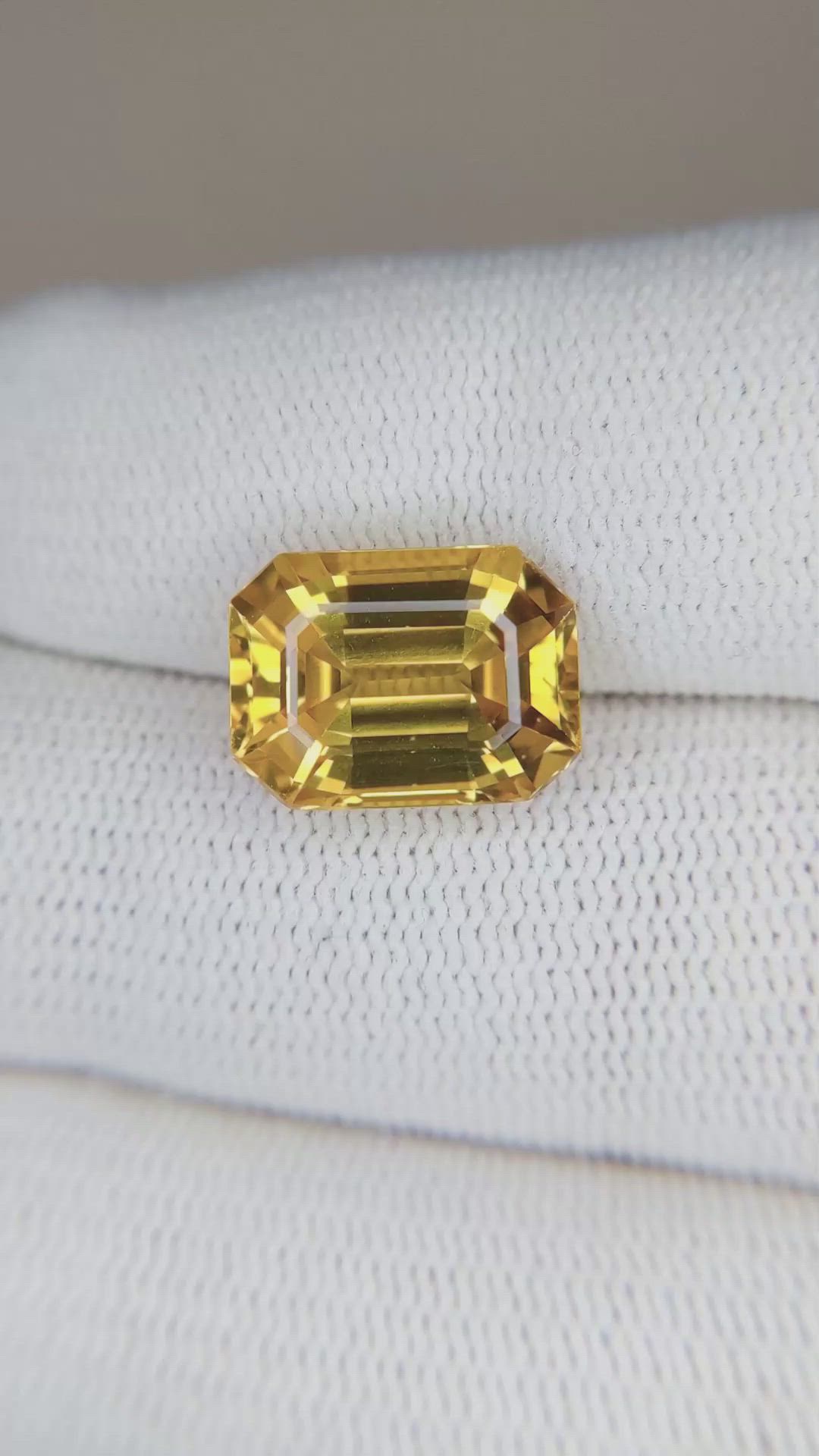 7.54 Ct. Yellow Sapphire from Ceylon (Sri Lanka) Size Video