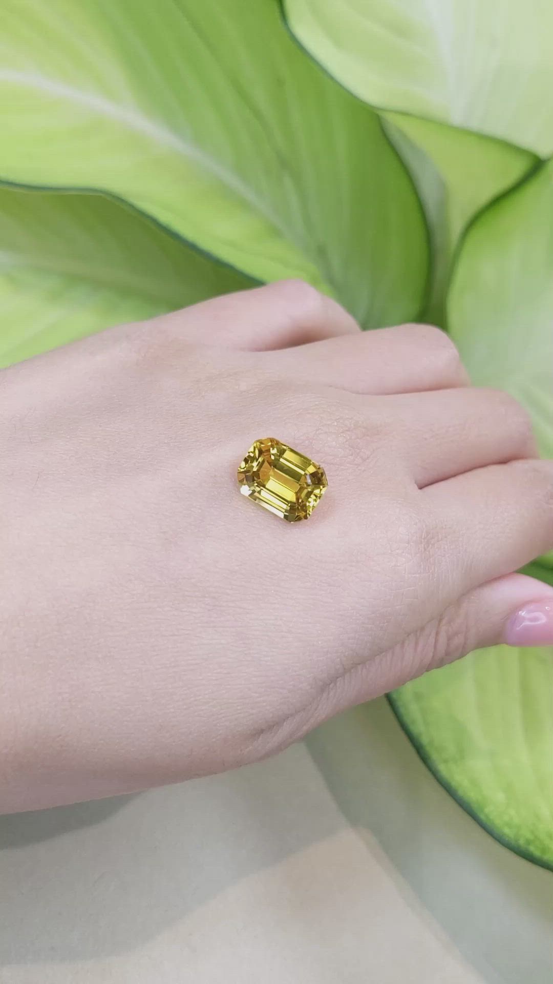 7.54 Ct. Yellow Sapphire from Ceylon (Sri Lanka) Size Video