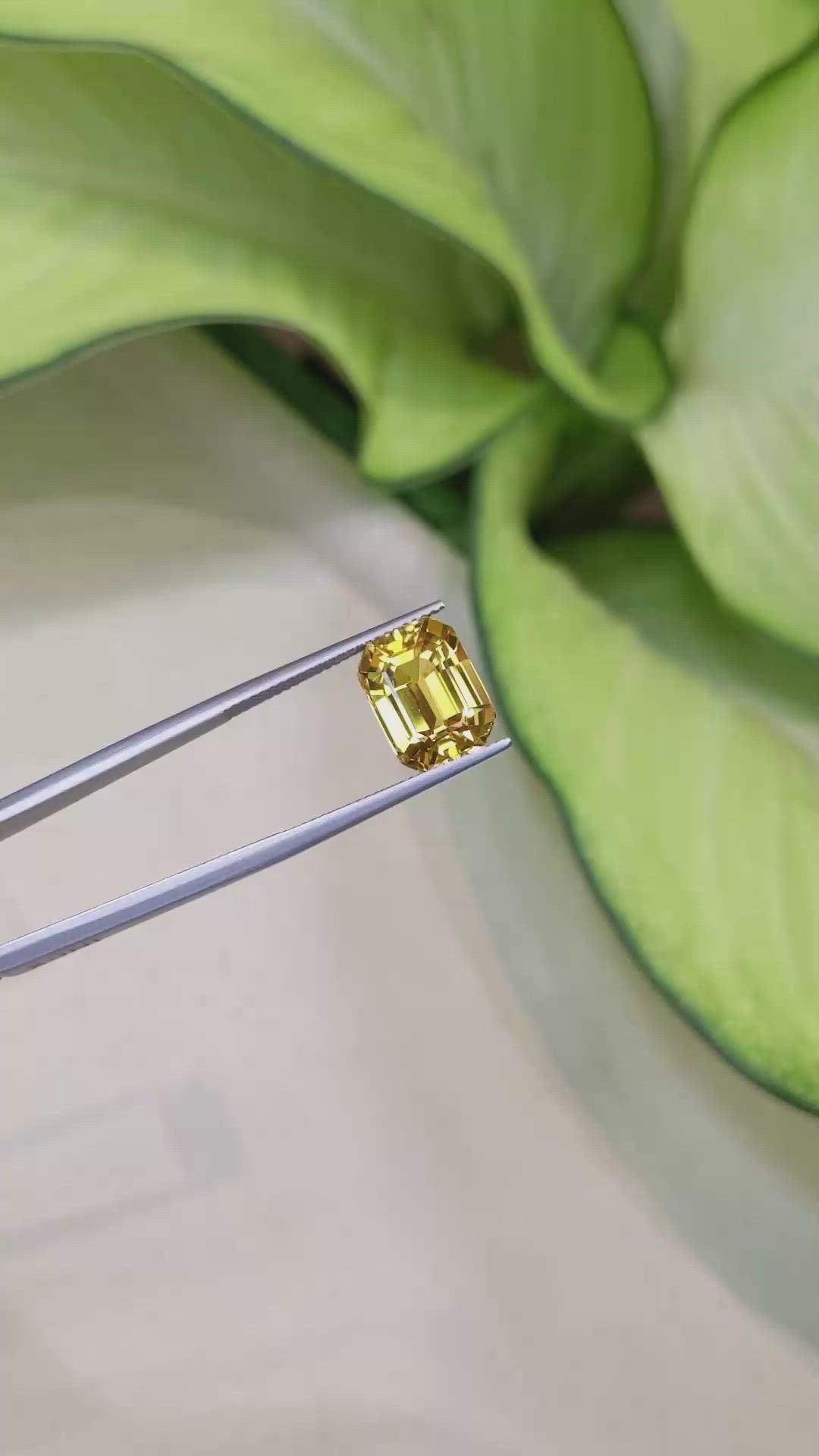 7.54 Ct. Yellow Sapphire from Ceylon (Sri Lanka) Size Video