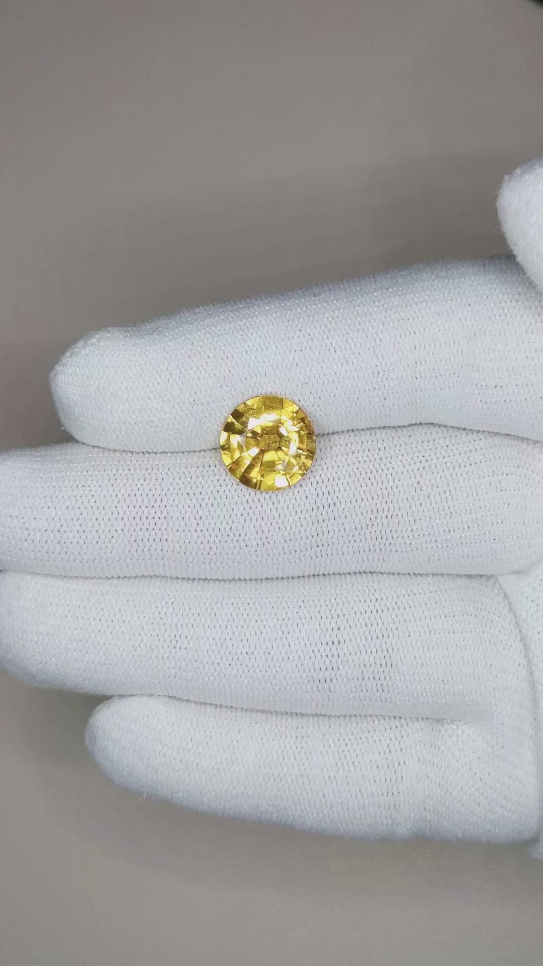 4.83 Ct. Yellow Sapphire from Ceylon (Sri Lanka) Size Video