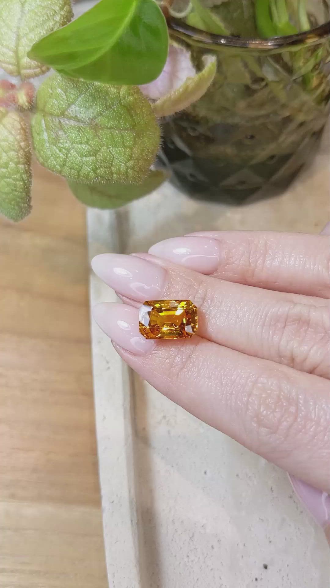 7.24 Ct. Yellowish Orange Sapphire from Ceylon (Sri Lanka) Size Video