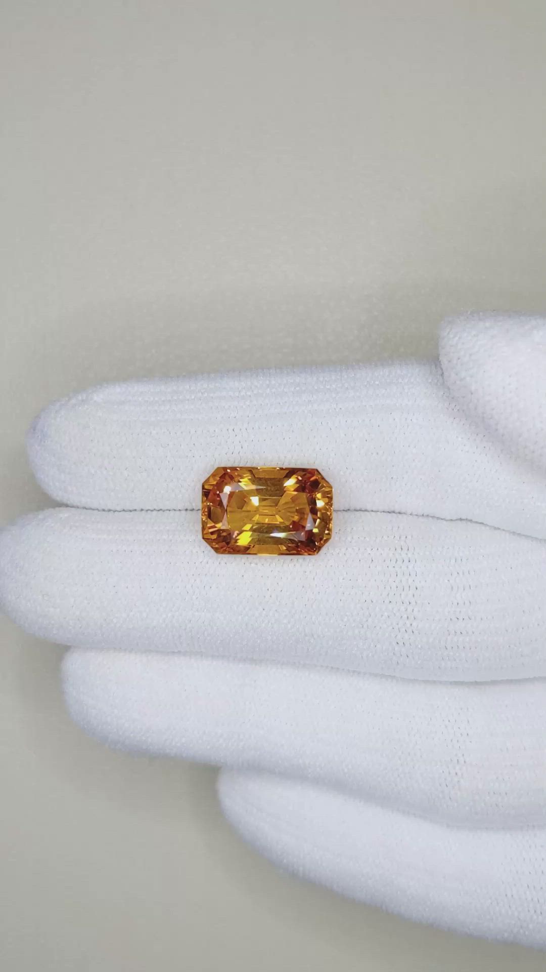 7.24 Ct. Yellowish Orange Sapphire from Ceylon (Sri Lanka) Size Video