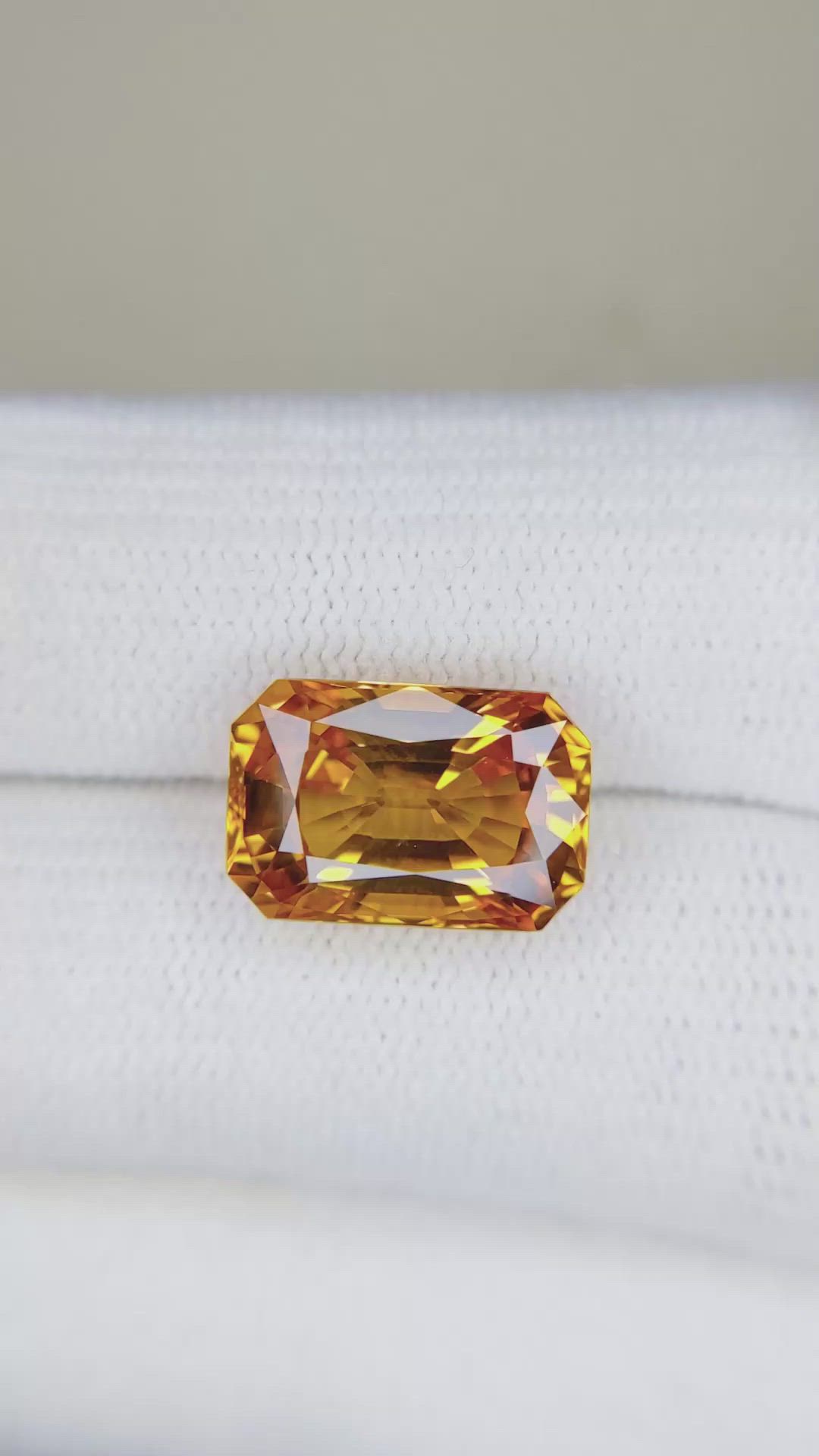 7.24 Ct. Yellowish Orange Sapphire from Ceylon (Sri Lanka) Size Video