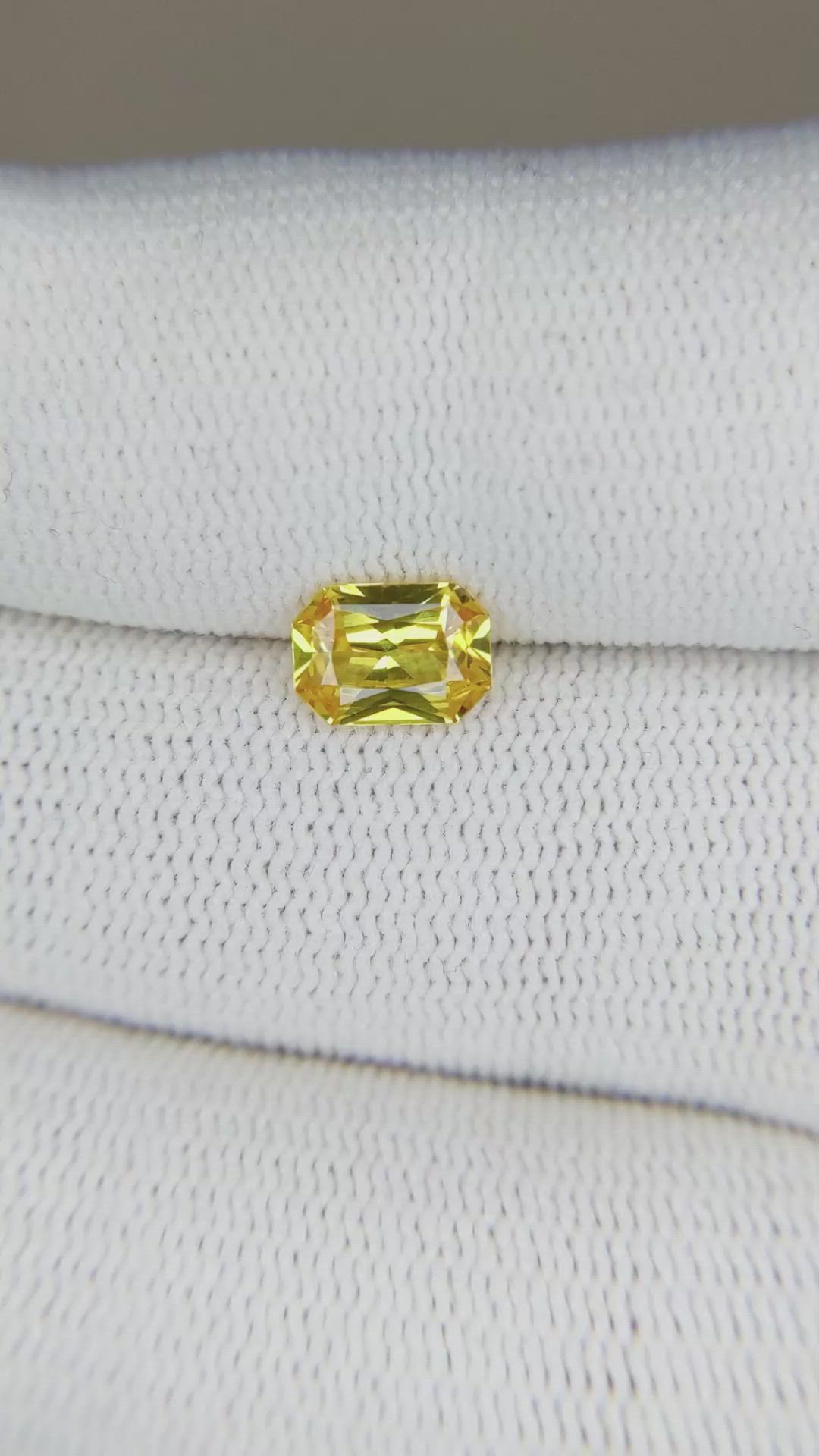 1.00 Ct. Yellow Sapphire from Ceylon (Sri Lanka) Size Video