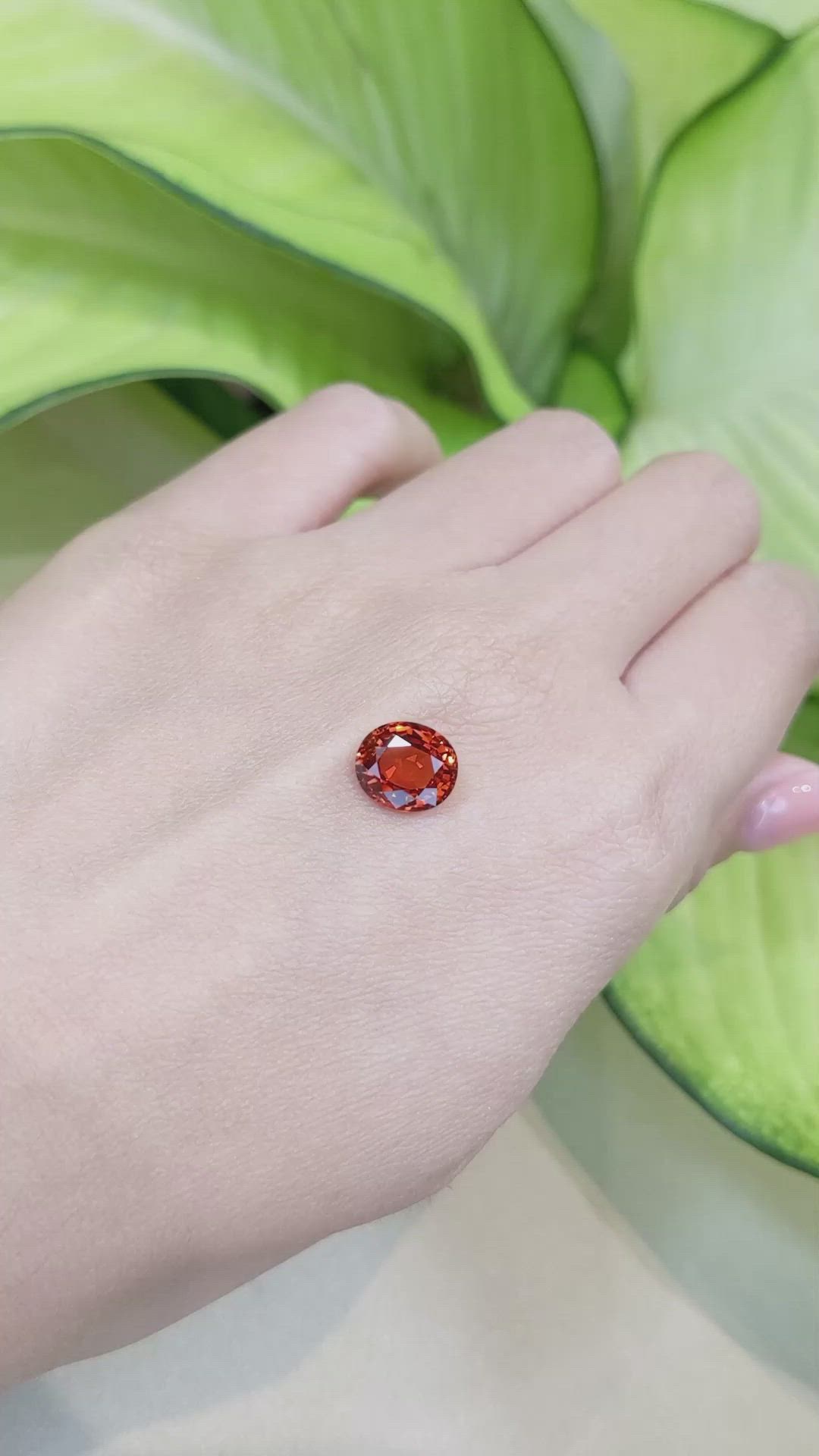 3.34 Ct. Reddish Orange Sapphire from Ceylon (Sri Lanka) Size Video