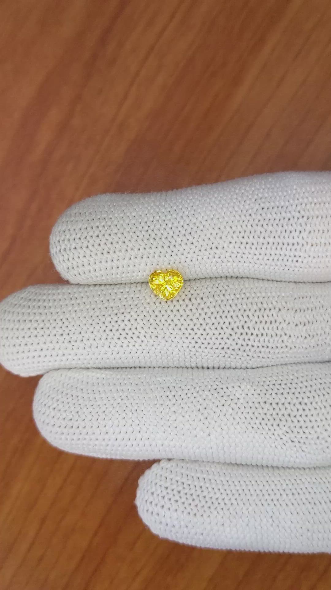 1.00 Ct. Yellow Sapphire from Ceylon (Sri Lanka) Size Video