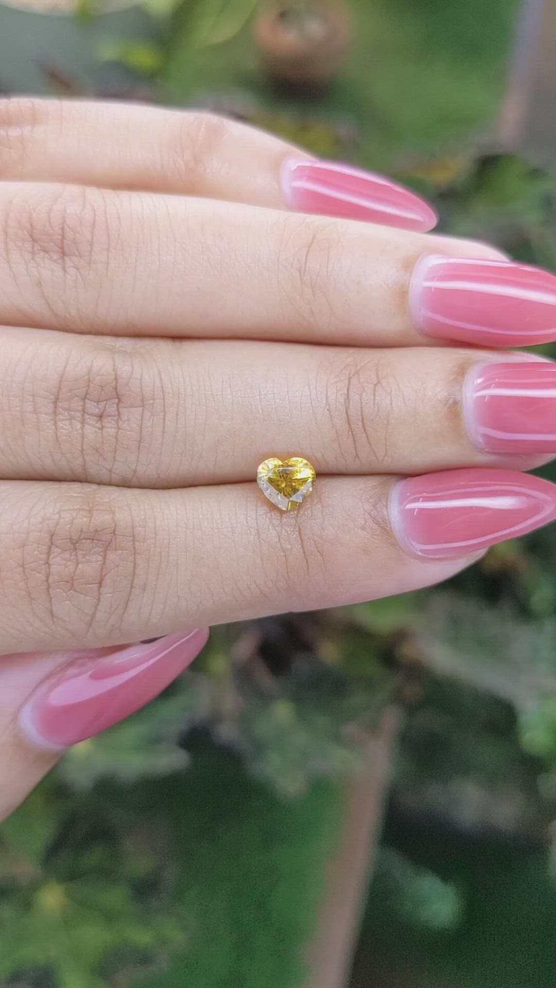 1.00 Ct. Yellow Sapphire from Ceylon (Sri Lanka) Size Video