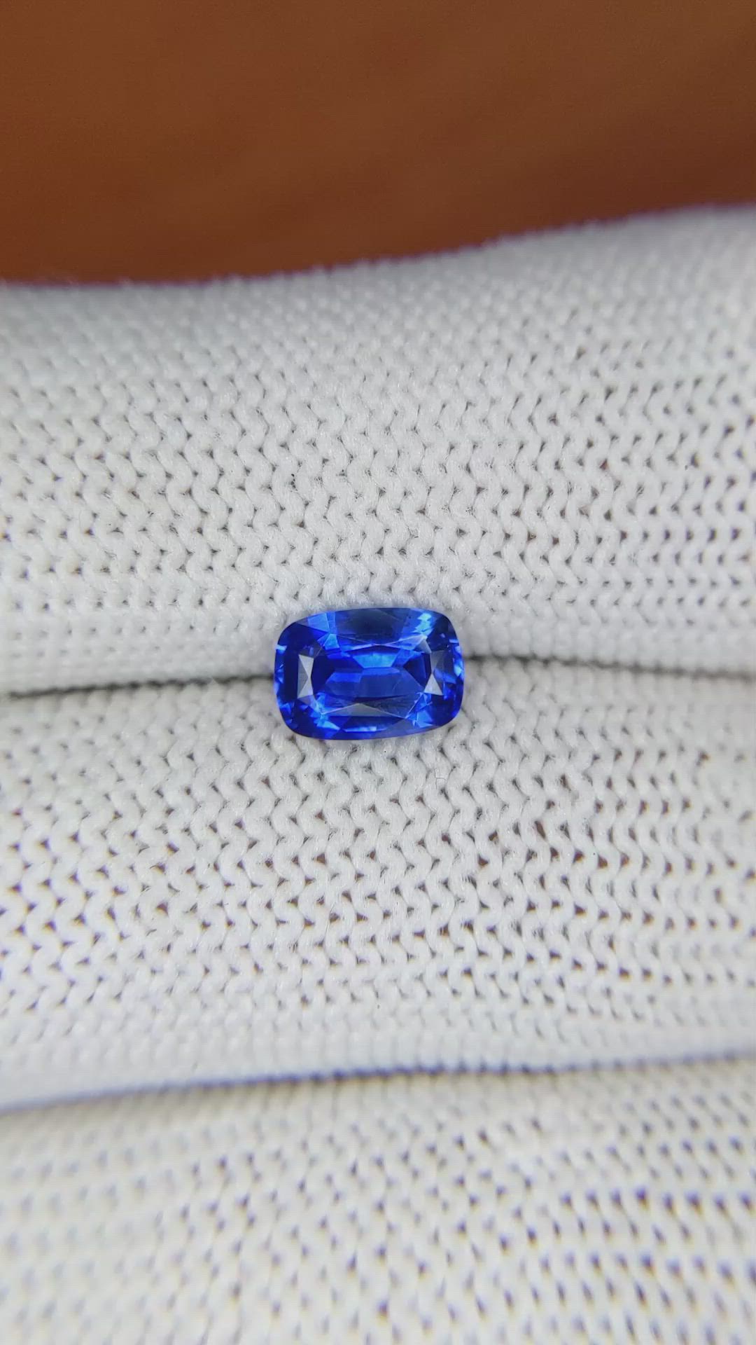 1.31 Ct. Blue Sapphire from Ceylon (Sri Lanka) Size Video