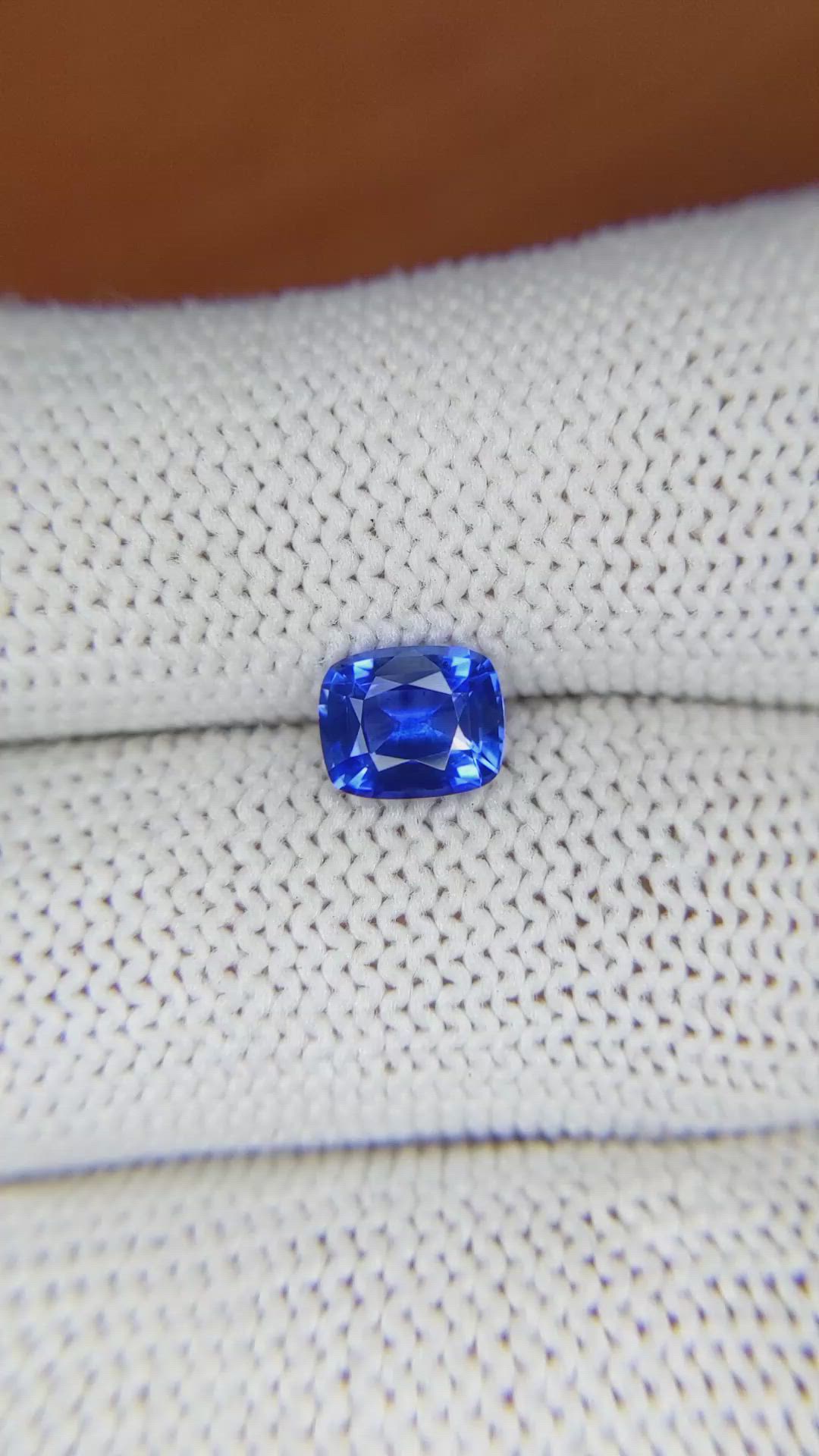 1.24 Ct. Blue Sapphire from Ceylon (Sri Lanka) Size Video