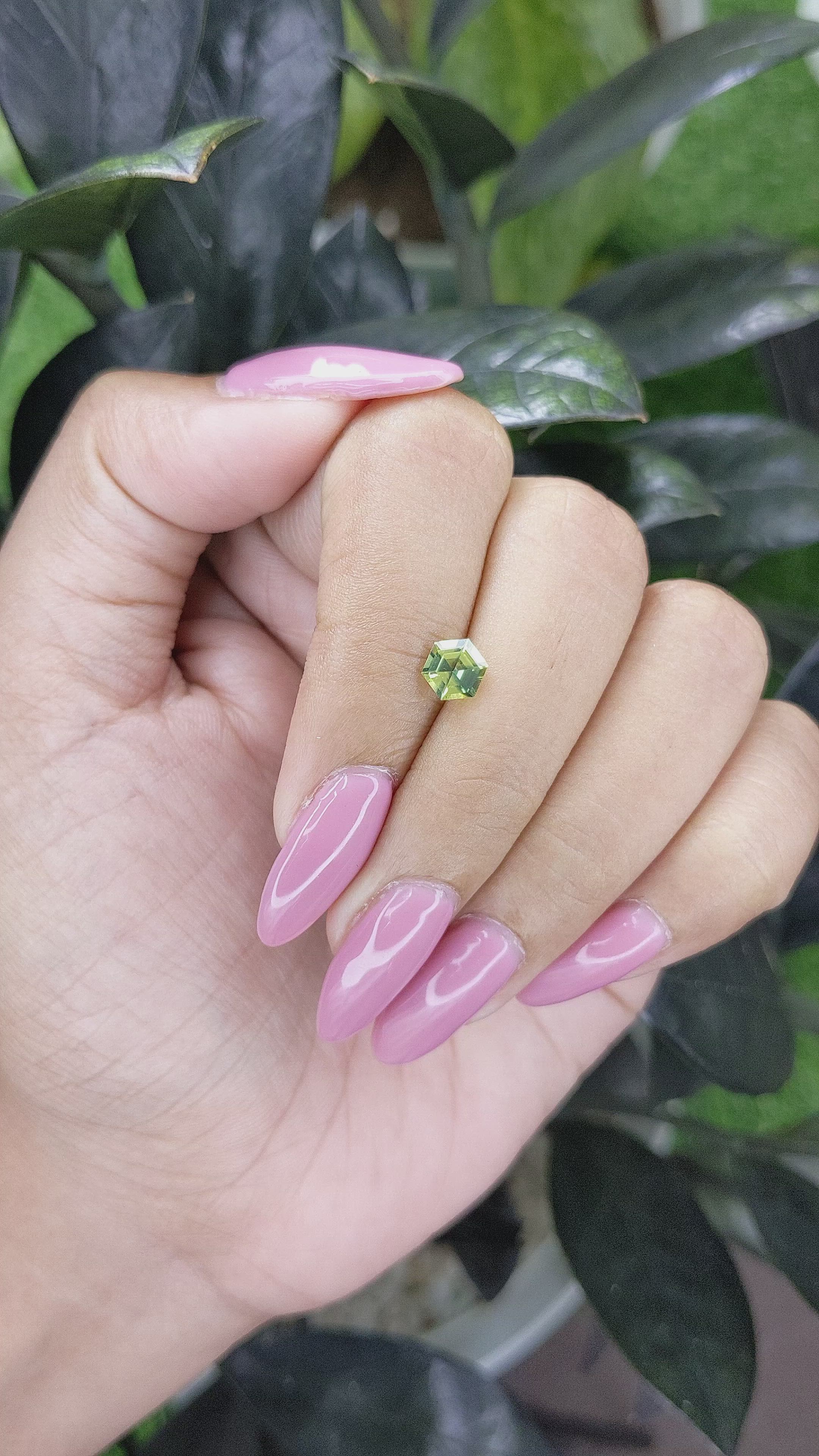 0.73 Ct. Bi Color Sapphire from Australia Size Video