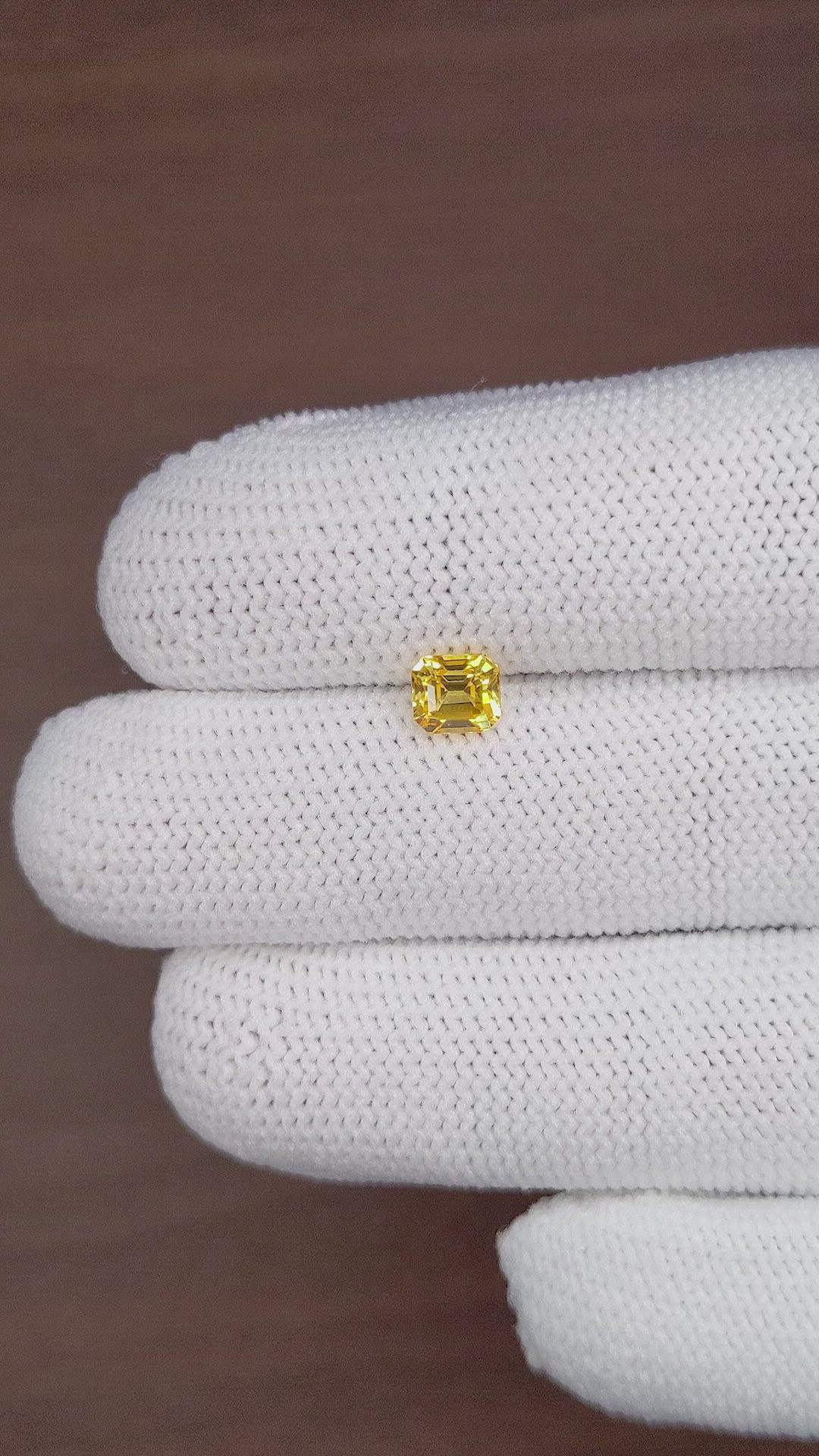 1.04 Ct. Orangish Yellow Sapphire from Ceylon (Sri Lanka) Size Video