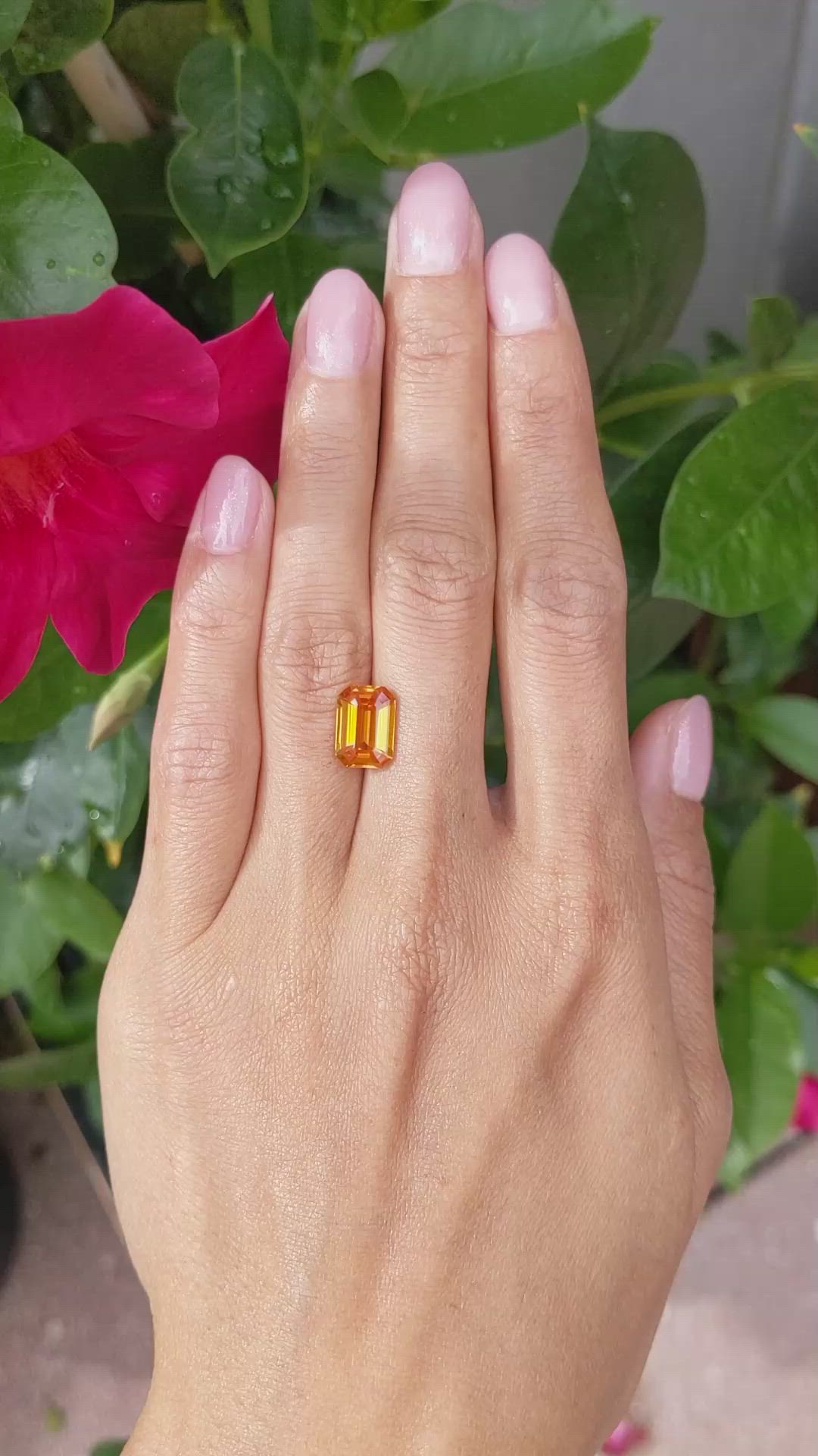 4.05 Ct. Orange Sapphire from Ceylon (Sri Lanka) Size Video