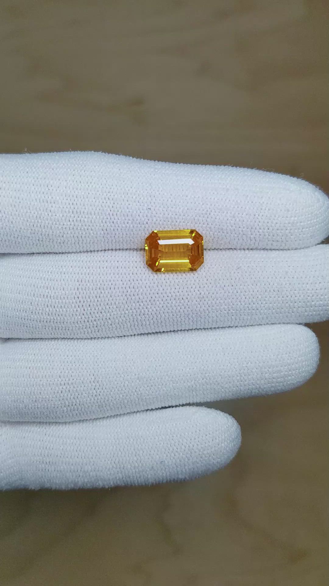 4.05 Ct. Orange Sapphire from Ceylon (Sri Lanka) Size Video