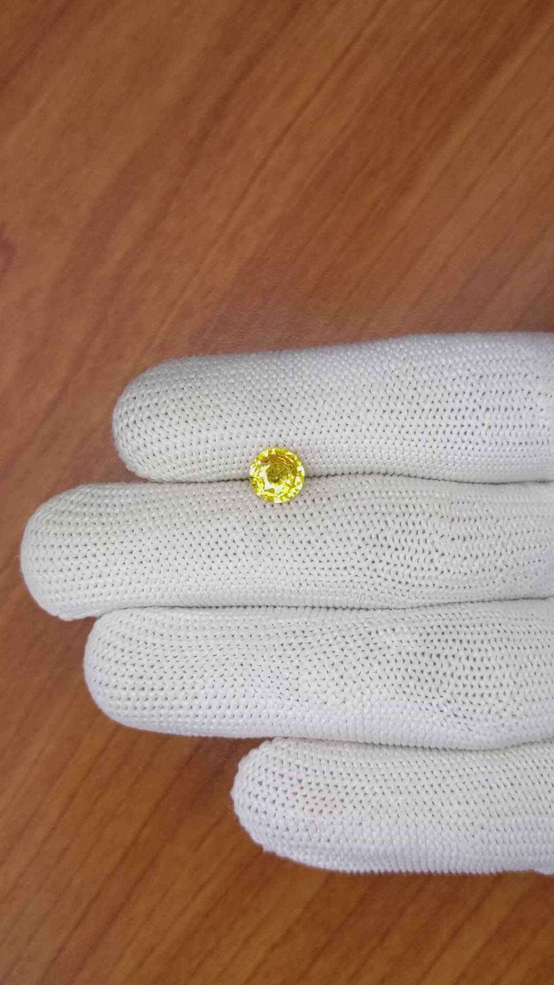 1.18 Ct. Orangish Yellow Sapphire from Ceylon (Sri Lanka) Size Video