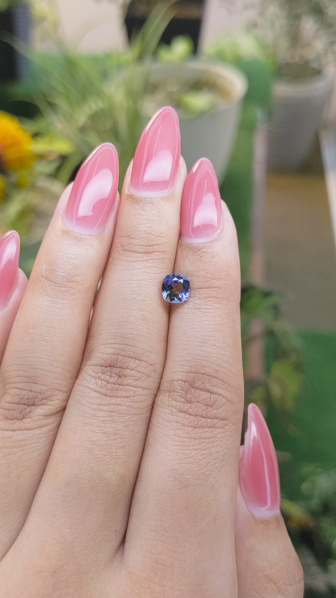 1.09 Ct. Bi Color Sapphire from Ceylon (Sri Lanka) Size Video
