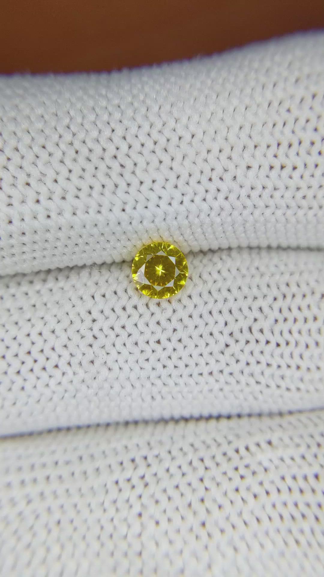 0.60 Ct. Yellow Sapphire from Ceylon (Sri Lanka) Size Video