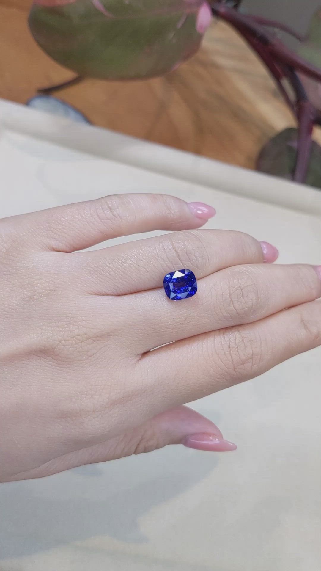 4.51 Ct. Blue Sapphire from Ceylon (Sri Lanka) Size Video