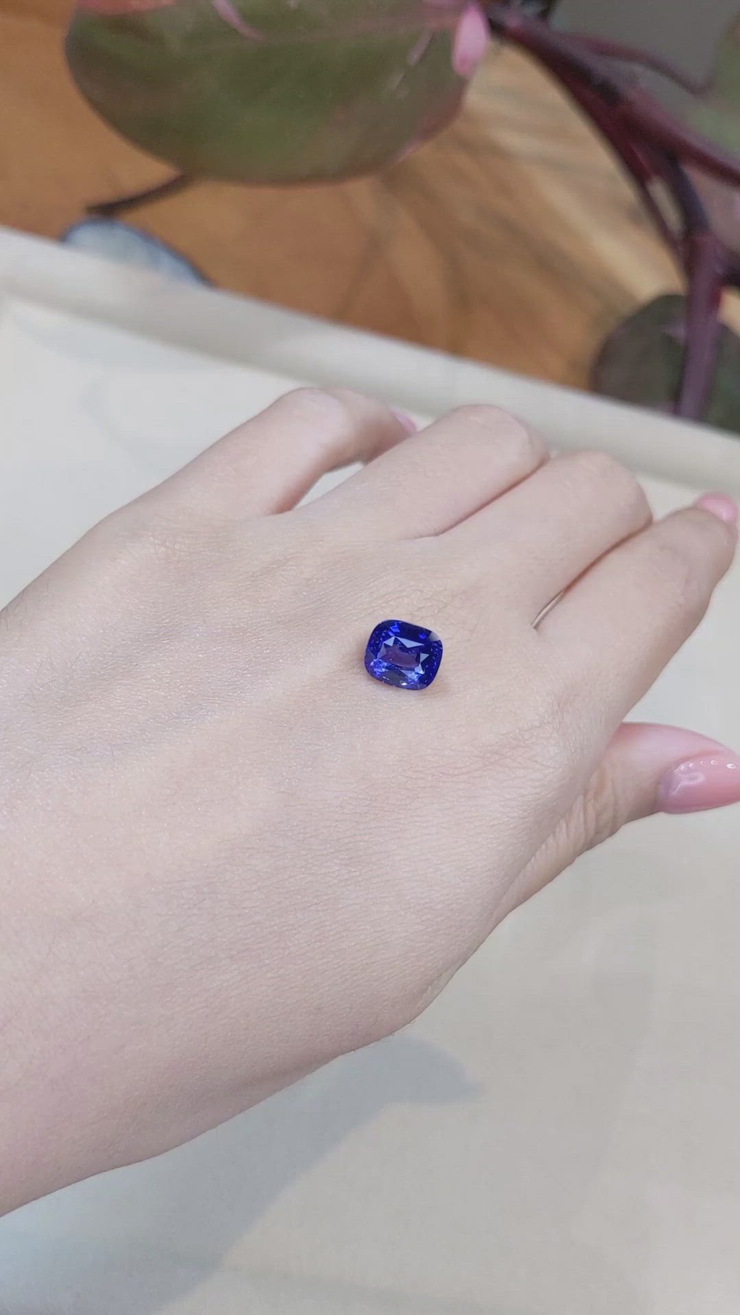 4.51 Ct. Blue Sapphire from Ceylon (Sri Lanka) Size Video