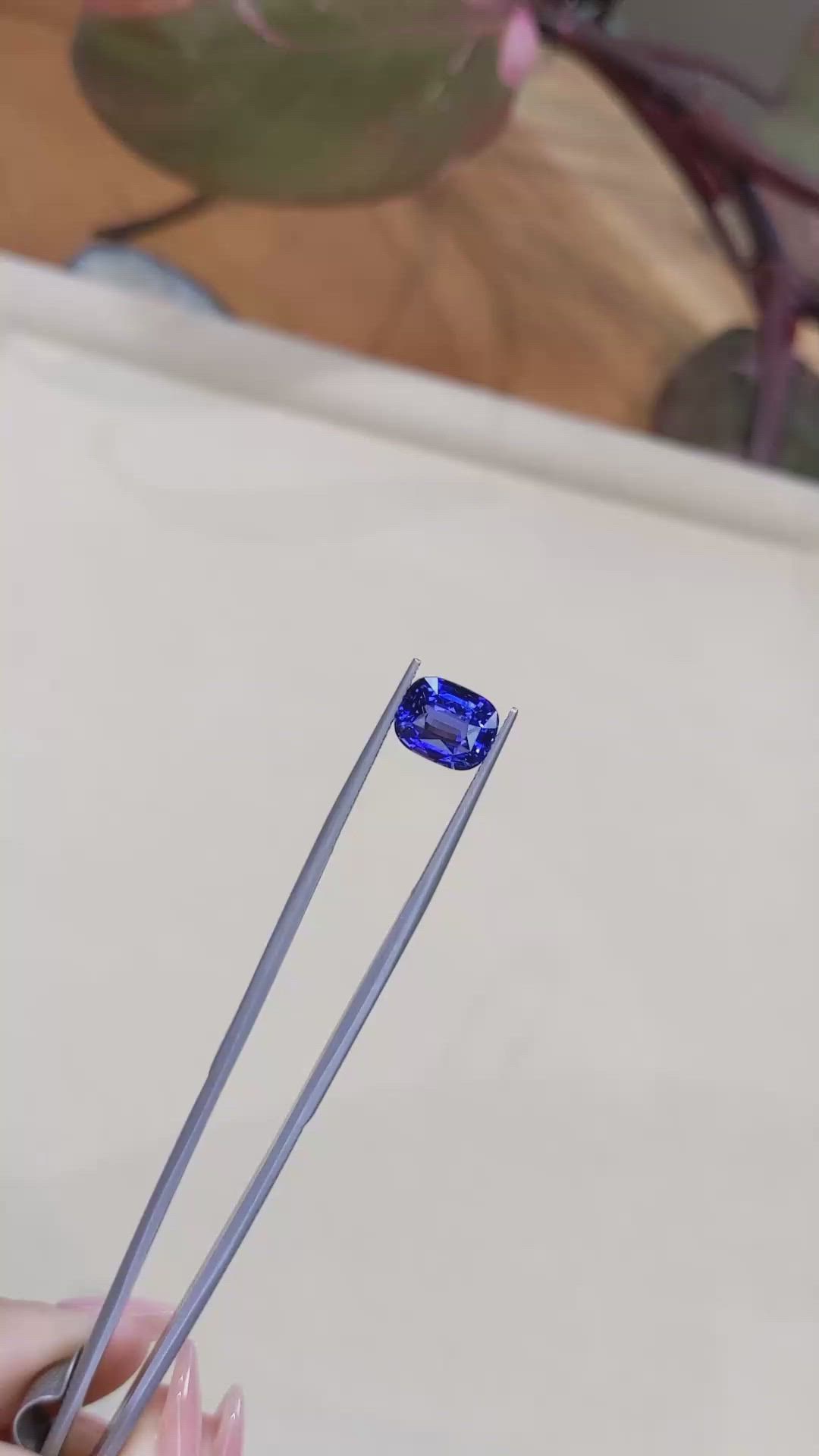4.03 Ct. Blue Sapphire from Ceylon (Sri Lanka) Size Video