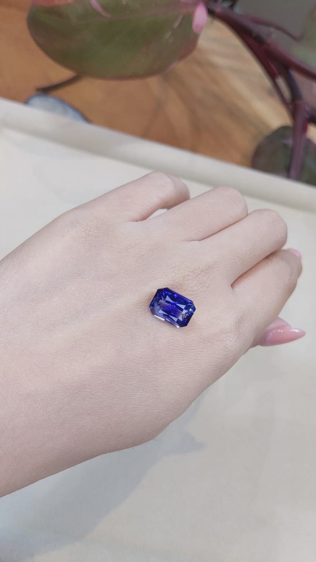 7.53 Ct. Blue Sapphire from Ceylon (Sri Lanka) Size Video