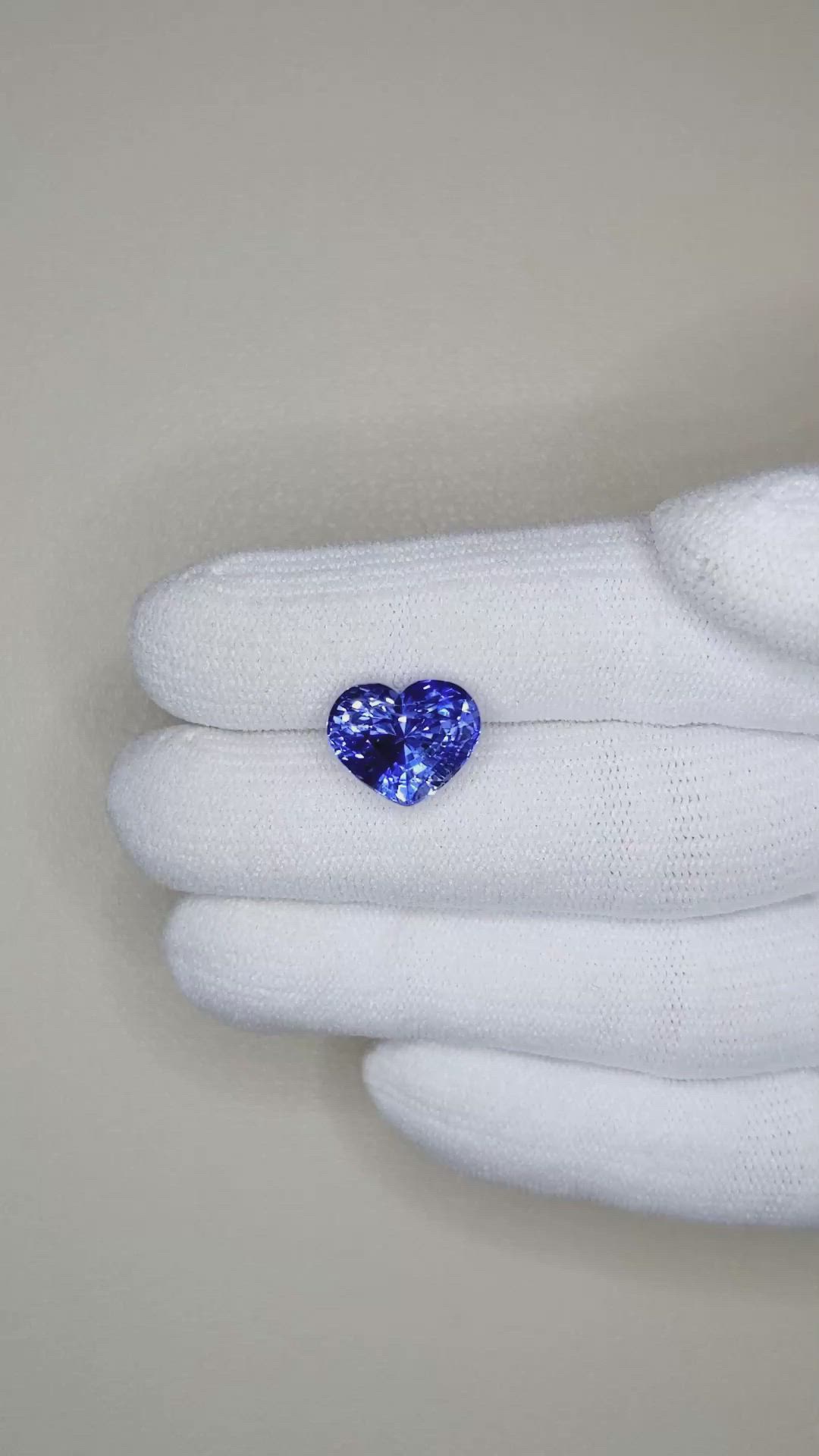 7.71 Ct. Blue Sapphire from Ceylon (Sri Lanka) Size Video