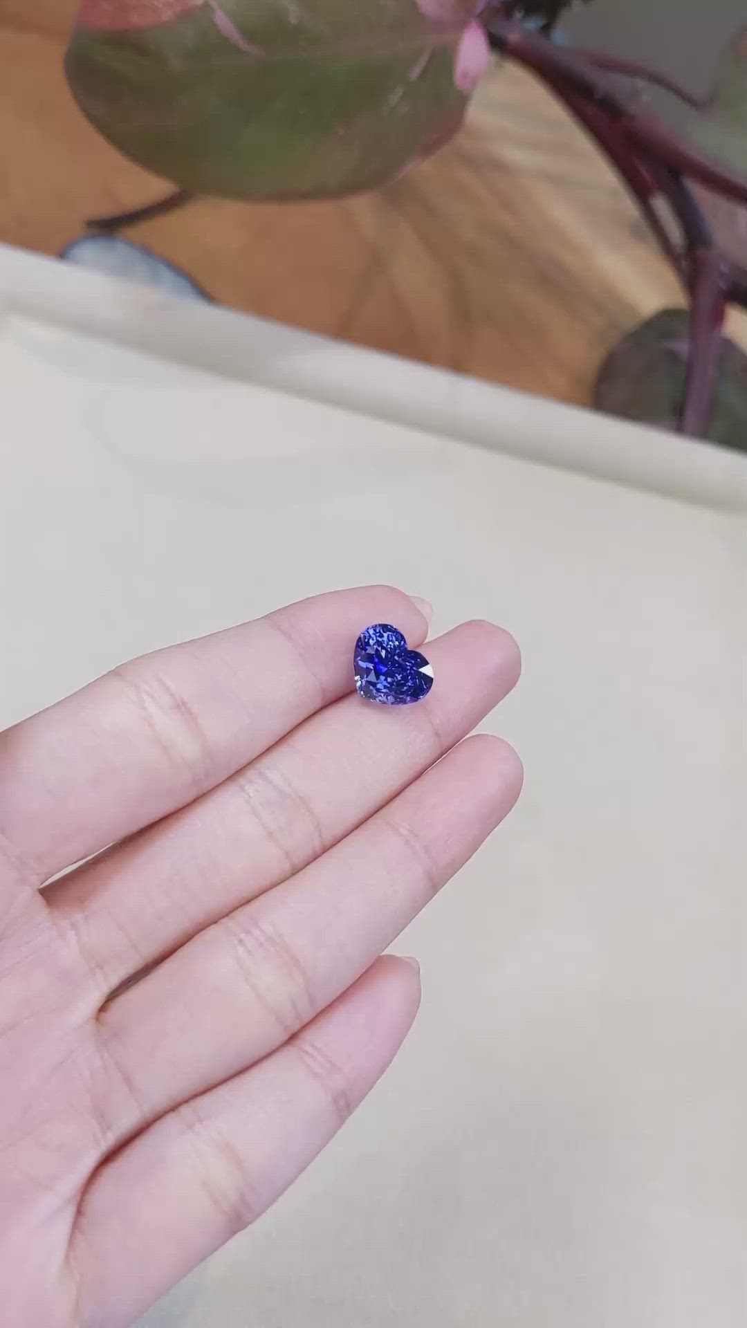 7.71 Ct. Blue Sapphire from Ceylon (Sri Lanka) Size Video