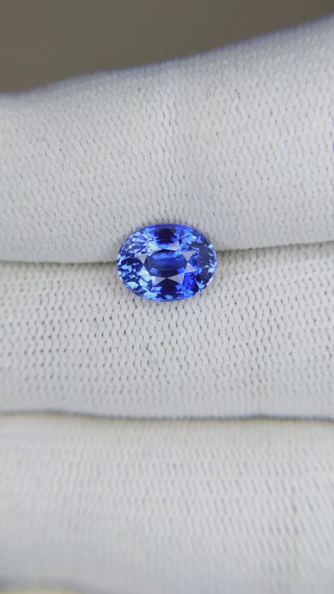 2.51 Ct. Blue Sapphire from Ceylon (Sri Lanka) Size Video