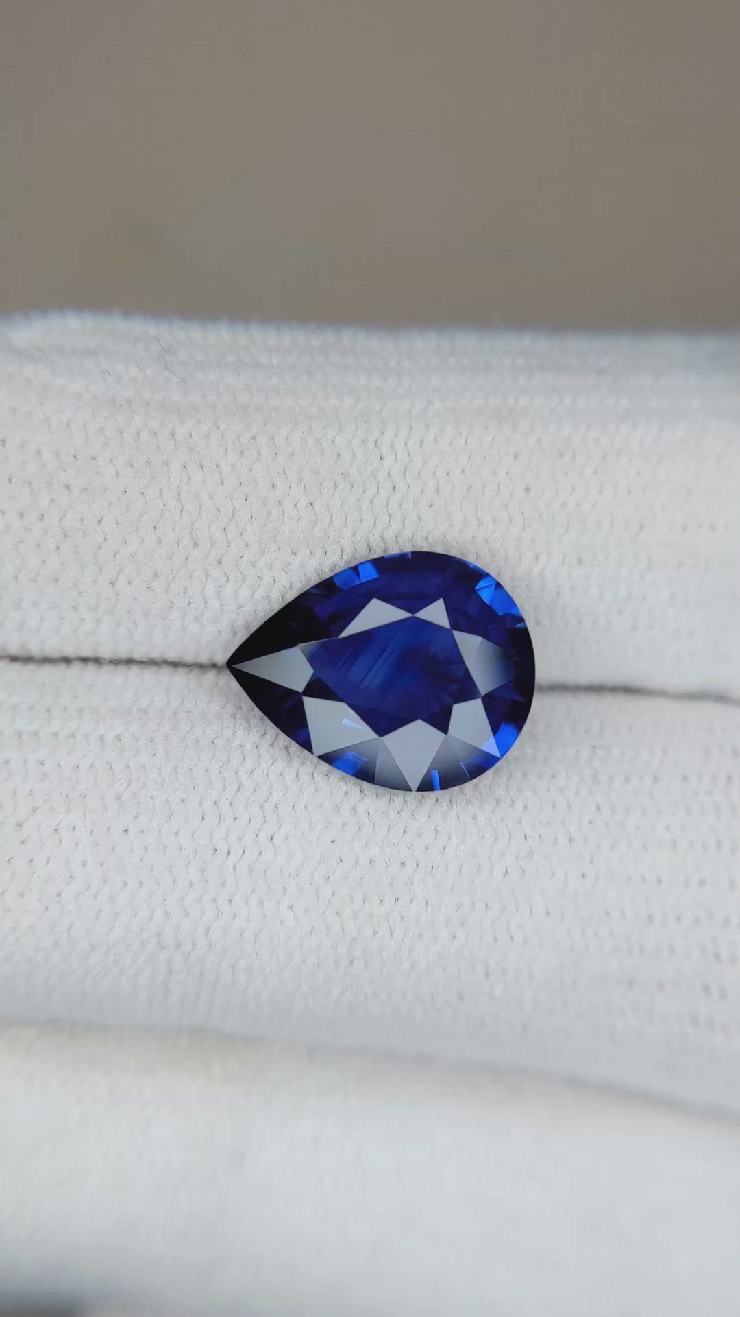 3.62 Ct. Blue Sapphire from Ceylon (Sri Lanka) Size Video