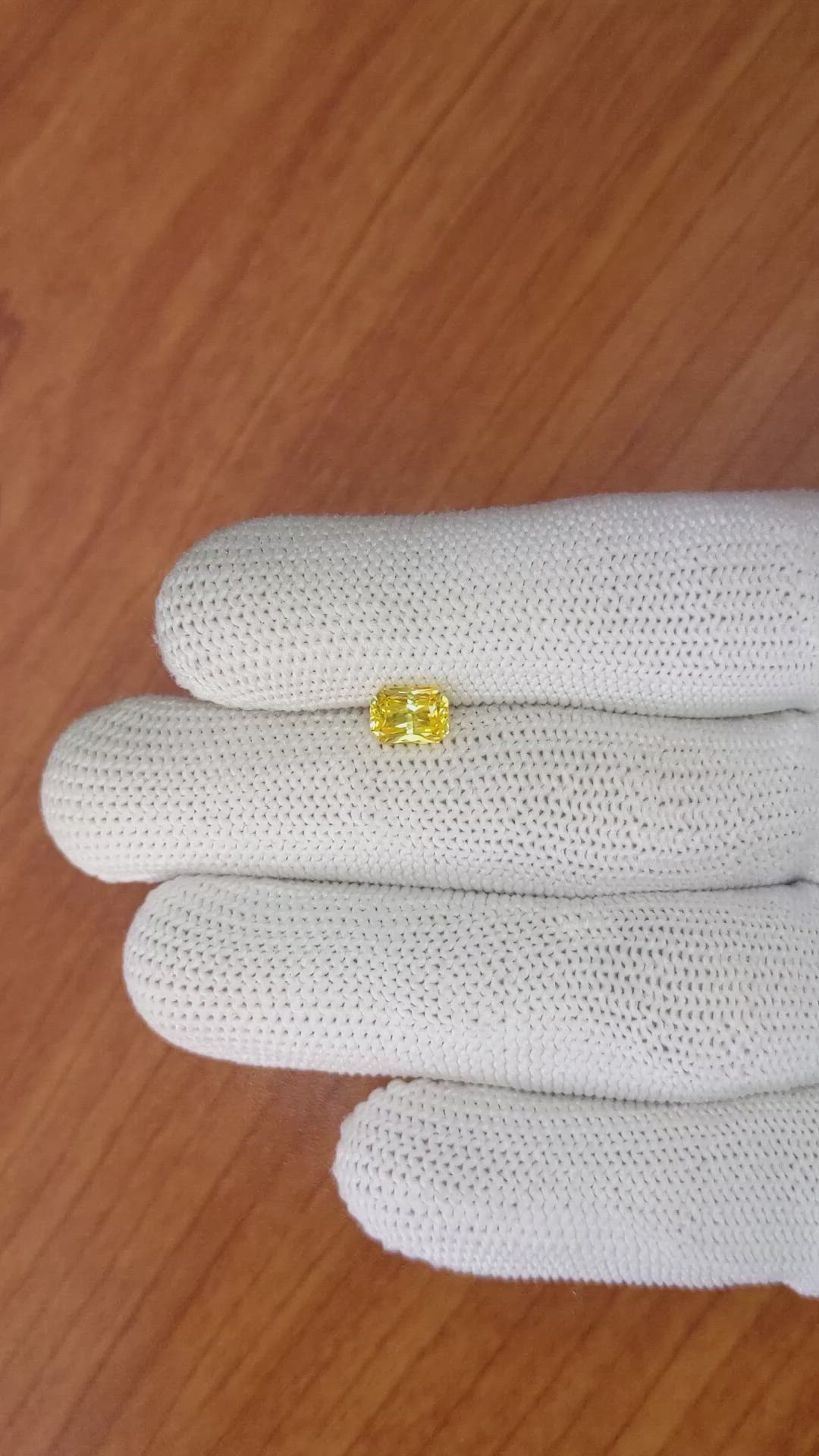 1.24 Ct. Orangish Yellow Sapphire from Ceylon (Sri Lanka) Size Video