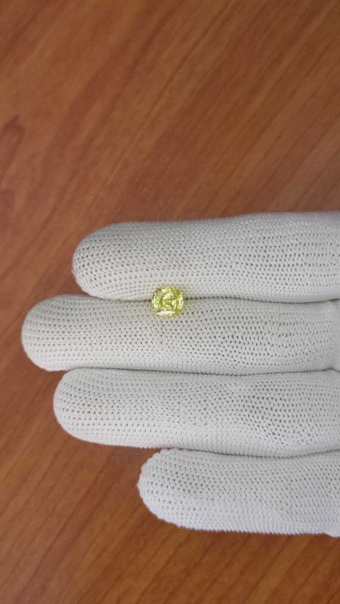 1.22 Ct. Yellow Sapphire from Ceylon (Sri Lanka) Size Video