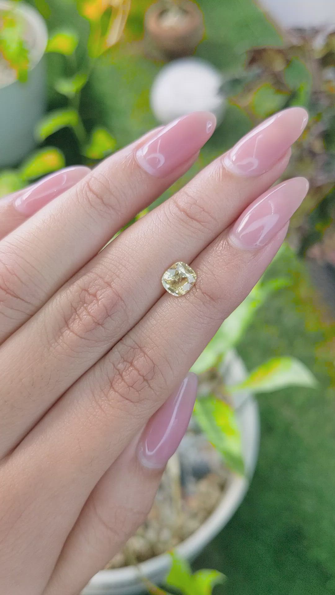 1.22 Ct. Yellow Sapphire from Ceylon (Sri Lanka) Size Video