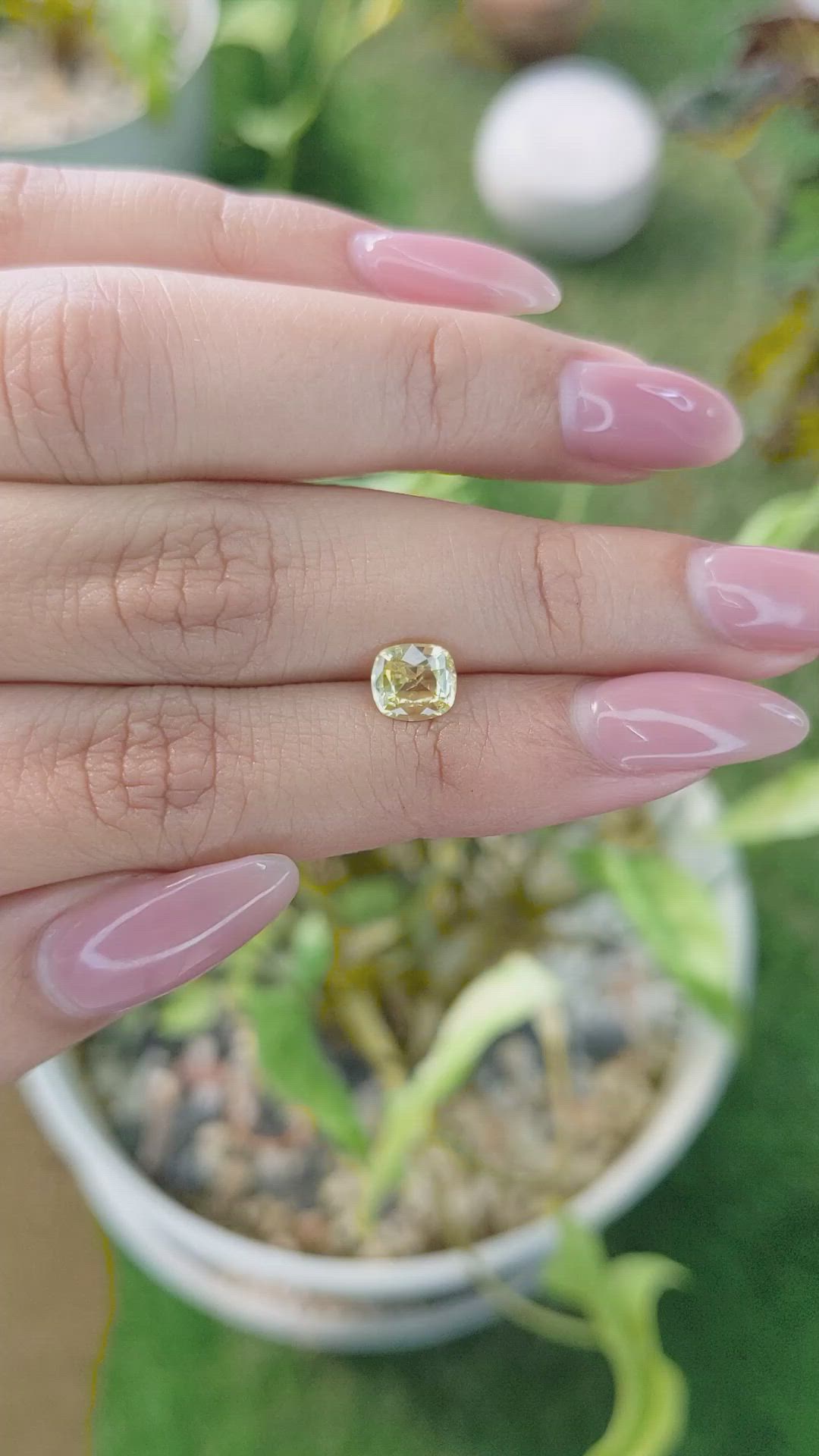 1.22 Ct. Yellow Sapphire from Ceylon (Sri Lanka) Size Video