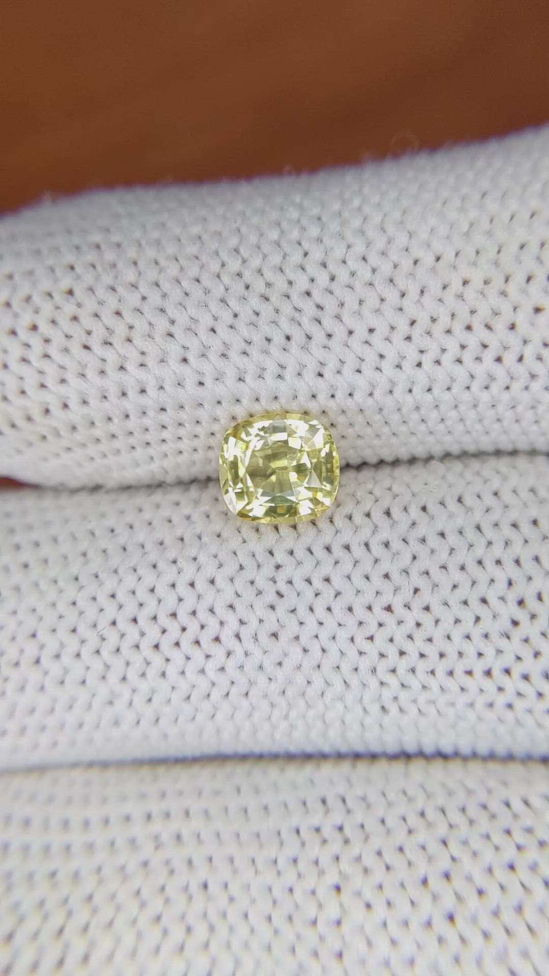 1.22 Ct. Yellow Sapphire from Ceylon (Sri Lanka) Size Video