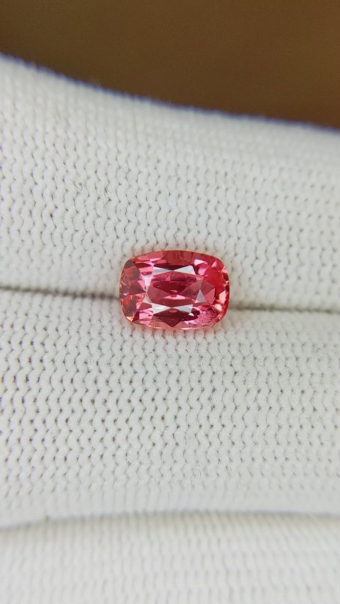 1.87 Ct. Padparadscha Sapphire from Ceylon (Sri Lanka) Size Video