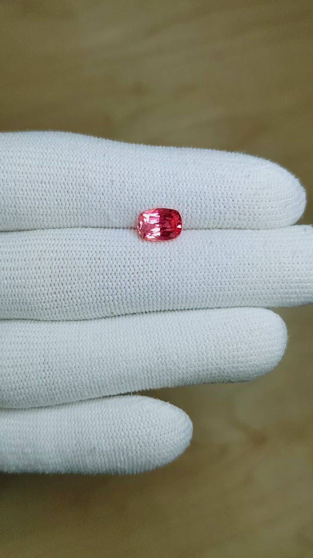 1.87 Ct. Padparadscha Sapphire from Ceylon (Sri Lanka) Size Video