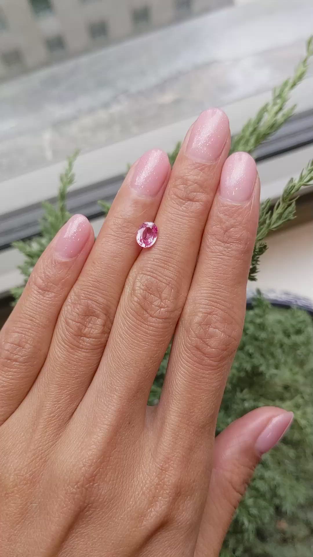 1.15 Ct. Padparadscha Sapphire from Ceylon (Sri Lanka) Size Video