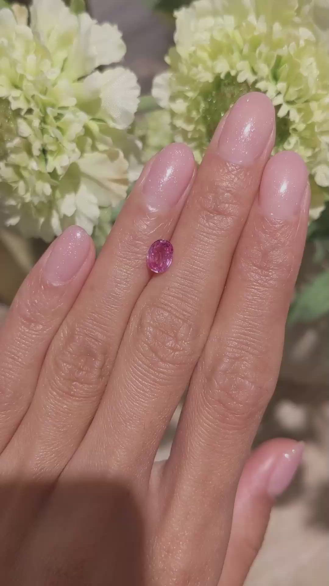 1.15 Ct. Padparadscha Sapphire from Ceylon (Sri Lanka) Size Video