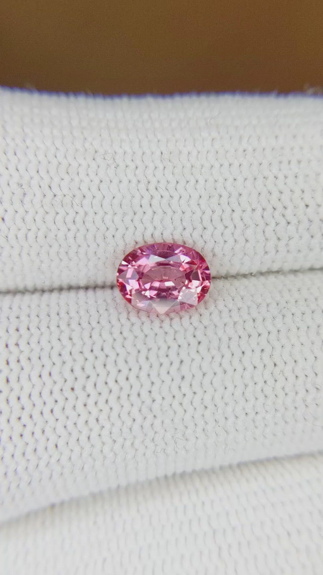 1.20 Ct. Padparadscha Sapphire from Ceylon (Sri Lanka) Size Video