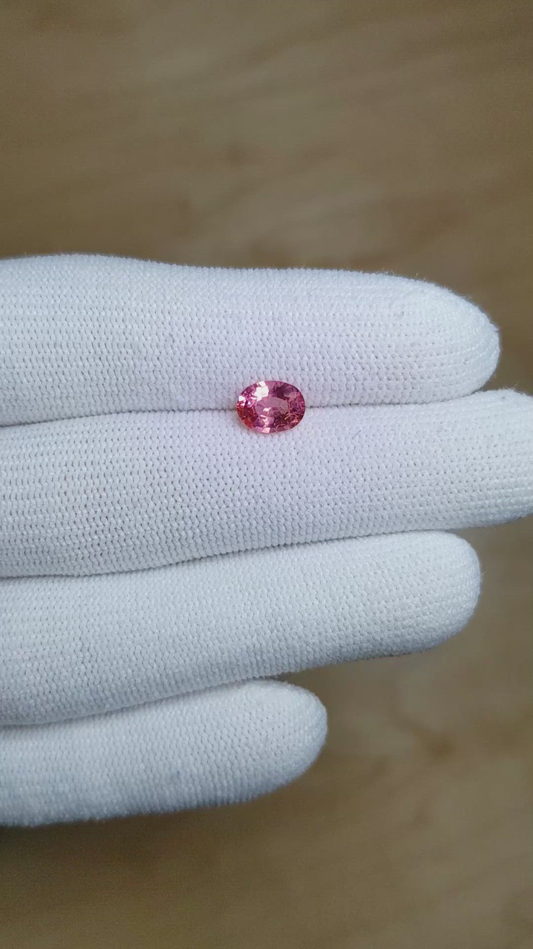 1.20 Ct. Padparadscha Sapphire from Ceylon (Sri Lanka) Size Video