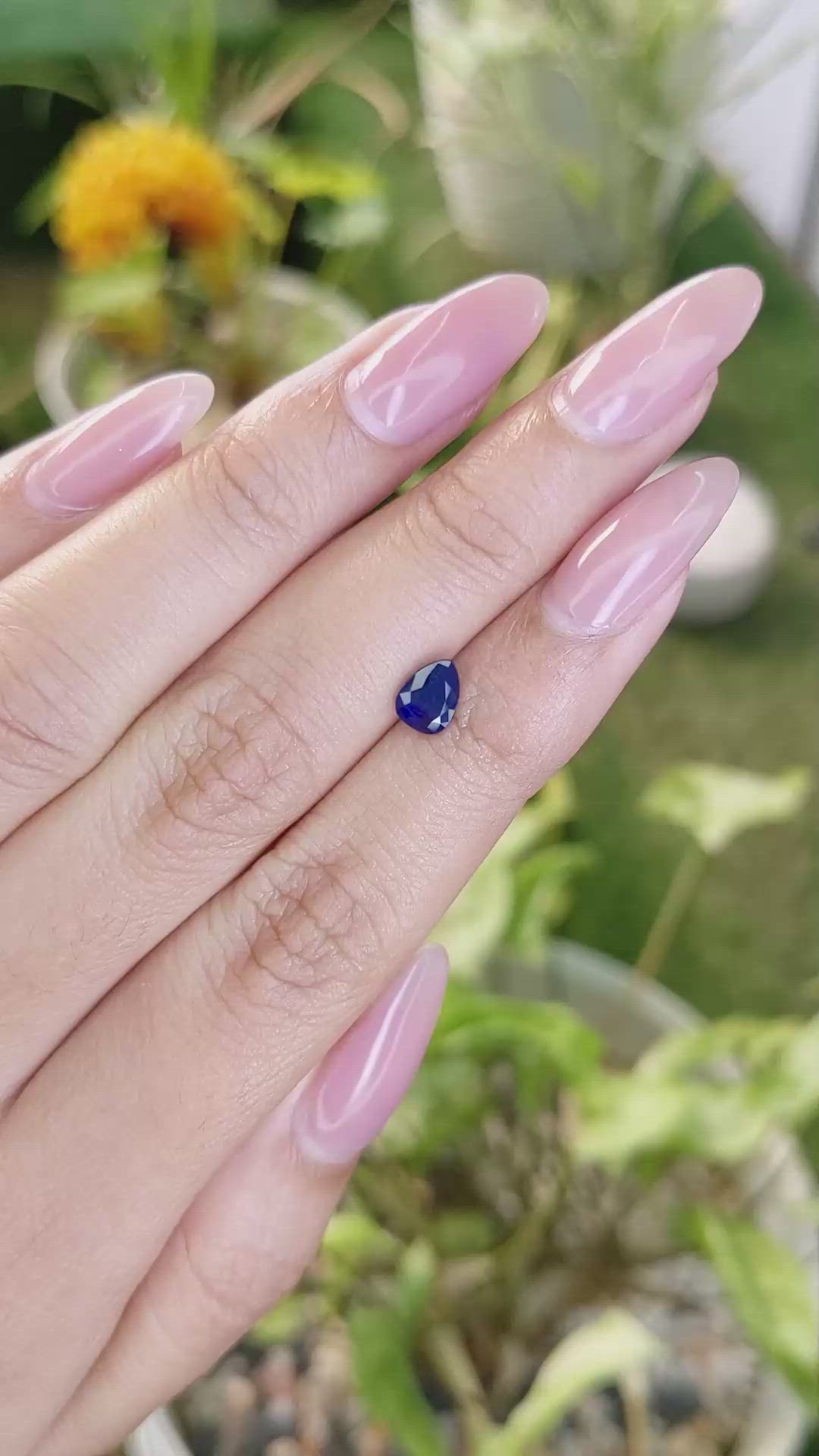 1.05 Ct. Blue Sapphire from Ceylon (Sri Lanka) Size Video