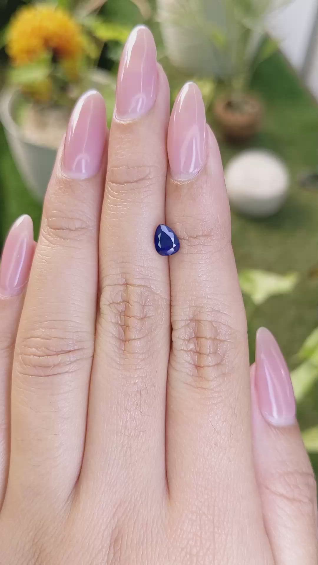 1.05 Ct. Blue Sapphire from Ceylon (Sri Lanka) Size Video