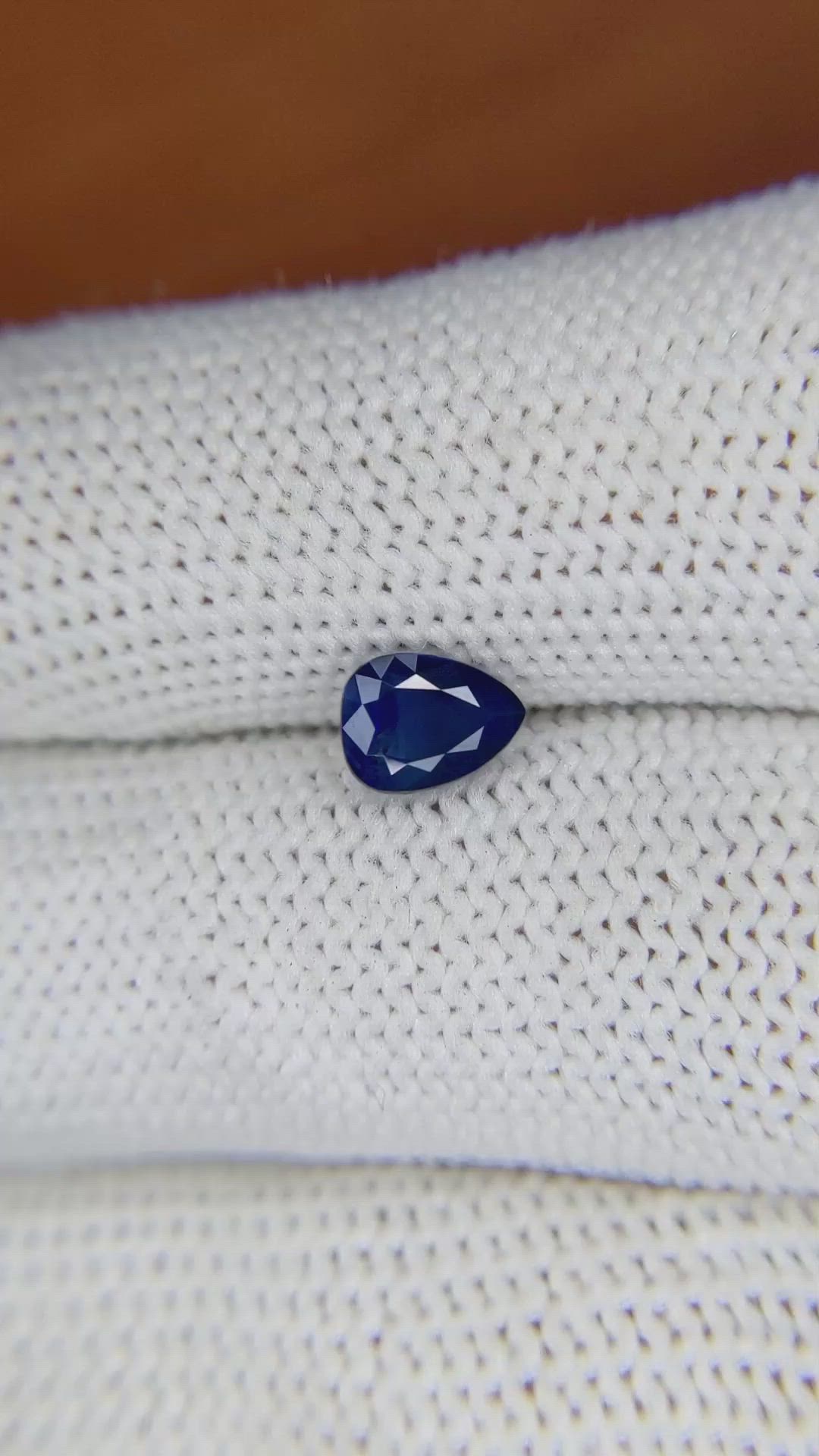 1.05 Ct. Blue Sapphire from Ceylon (Sri Lanka) Size Video
